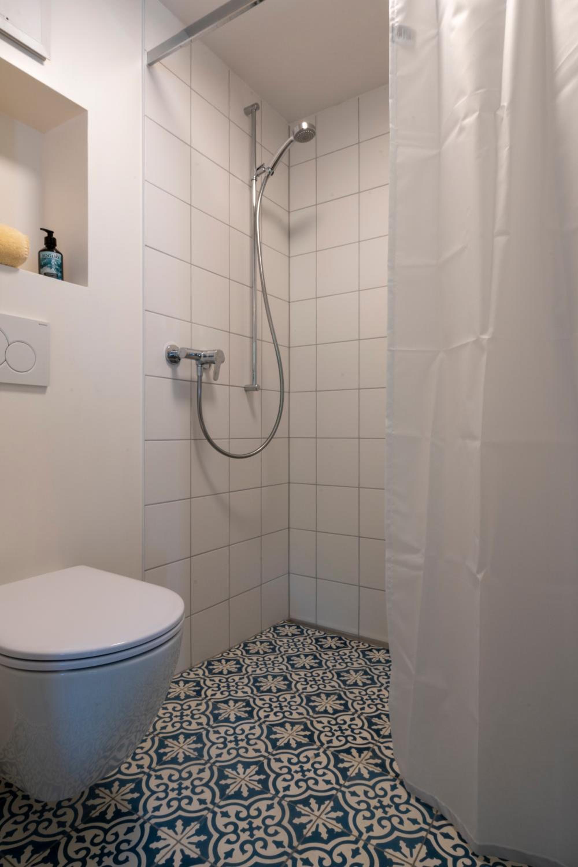 Family Suite with Balcony - Photo 3