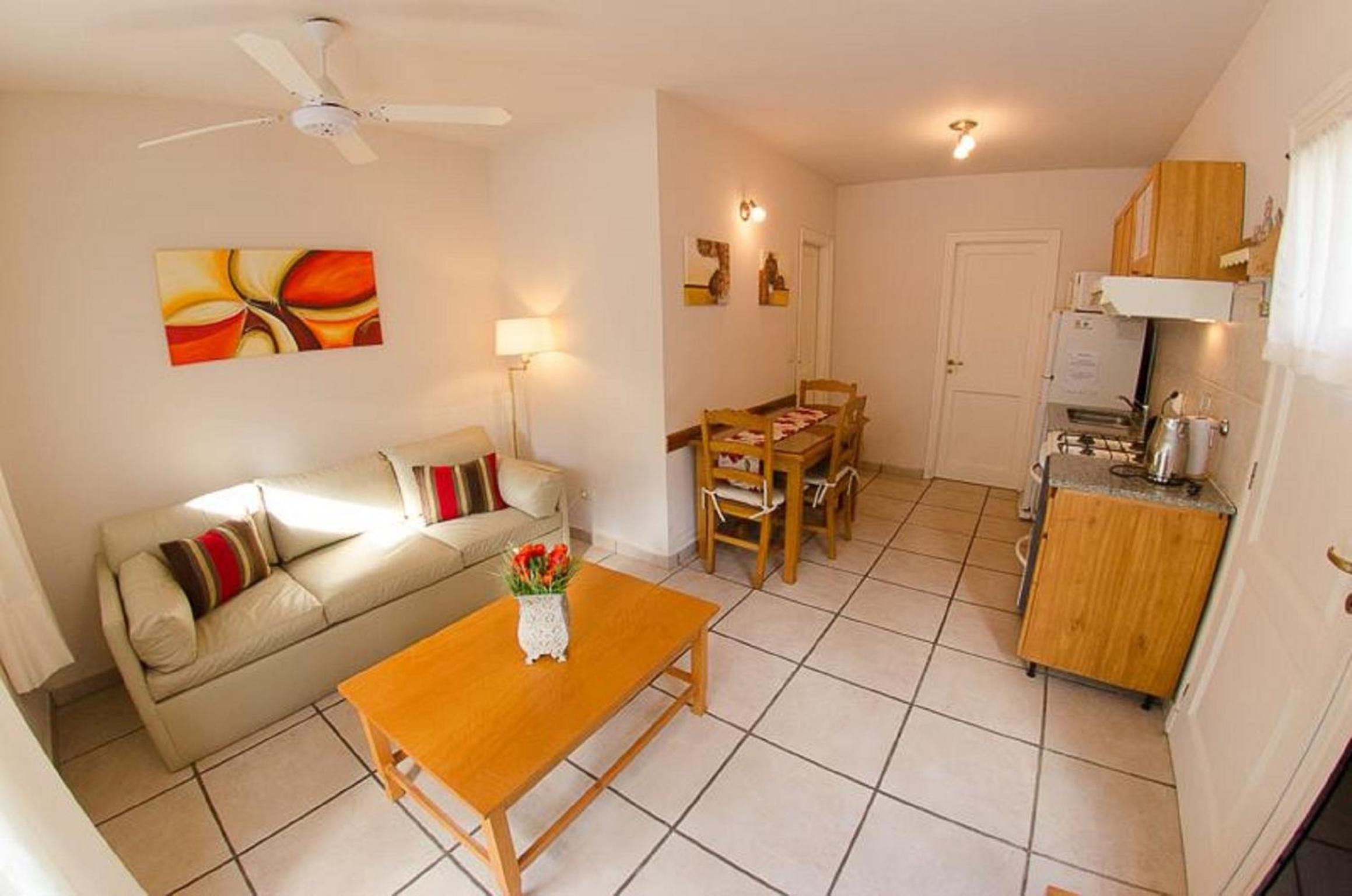 One-Bedroom Apartment photo 2
