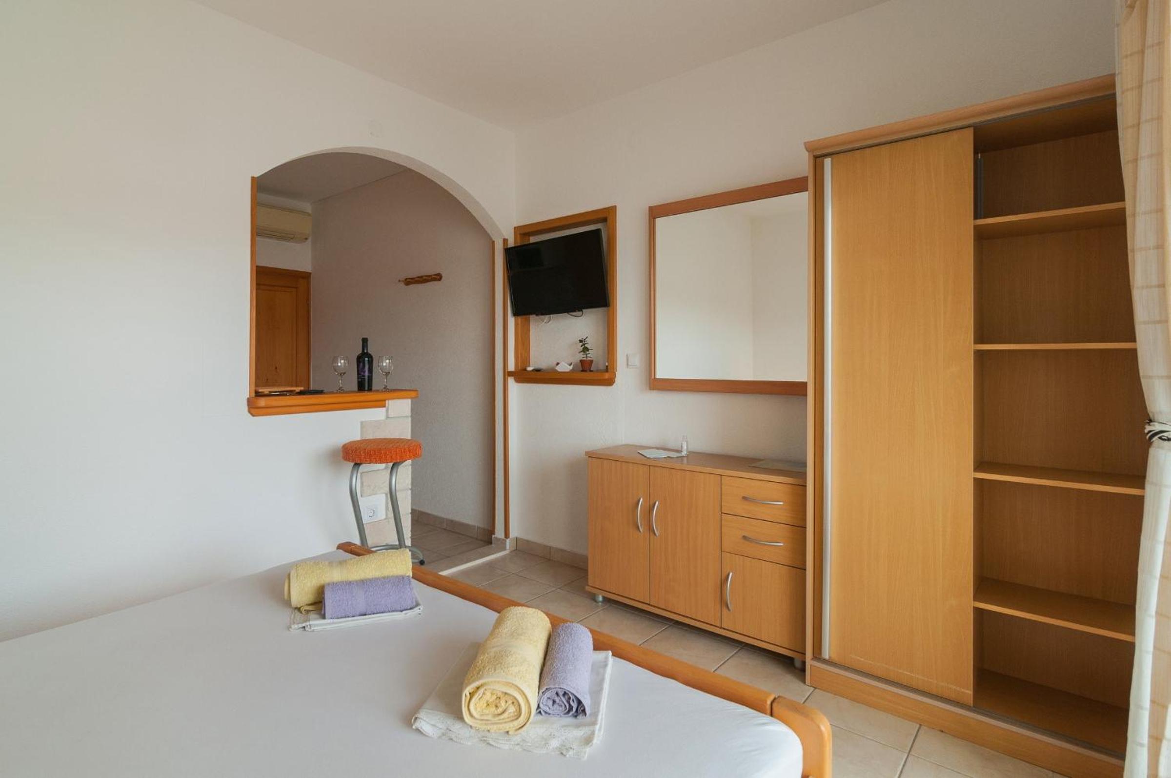 Studio Apartment with Balcony and Sea View photo 1