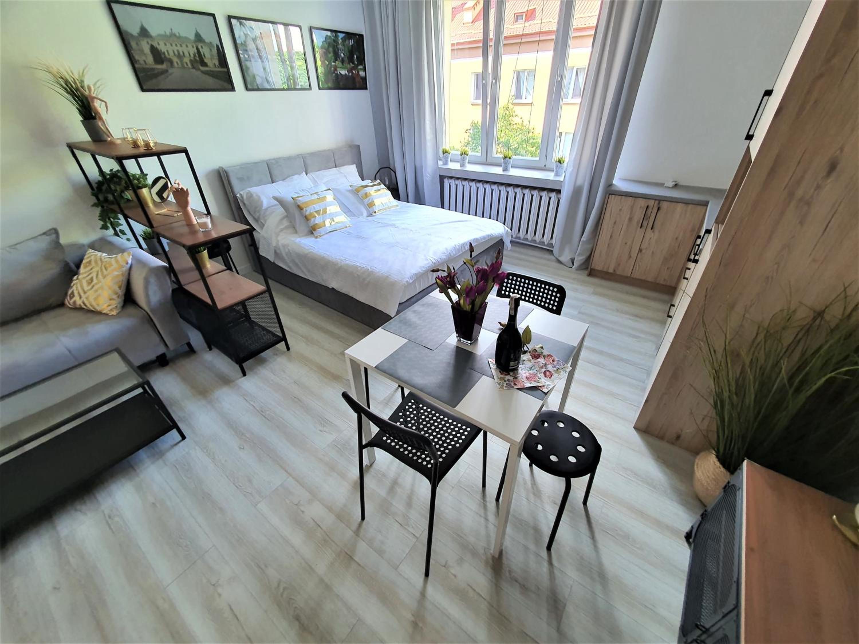 Studio Apartment