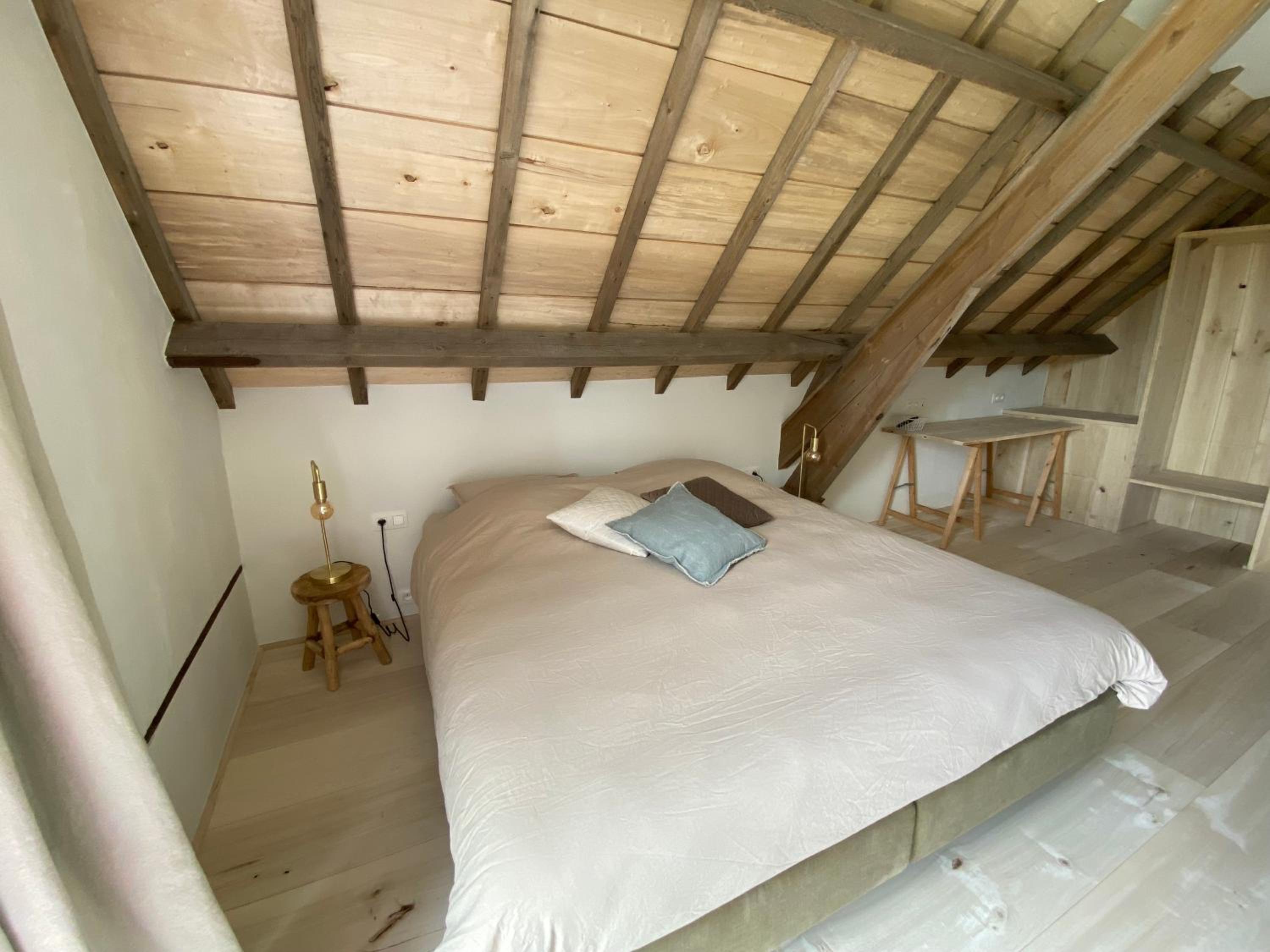 Deluxe Double Room with Bath photo 1