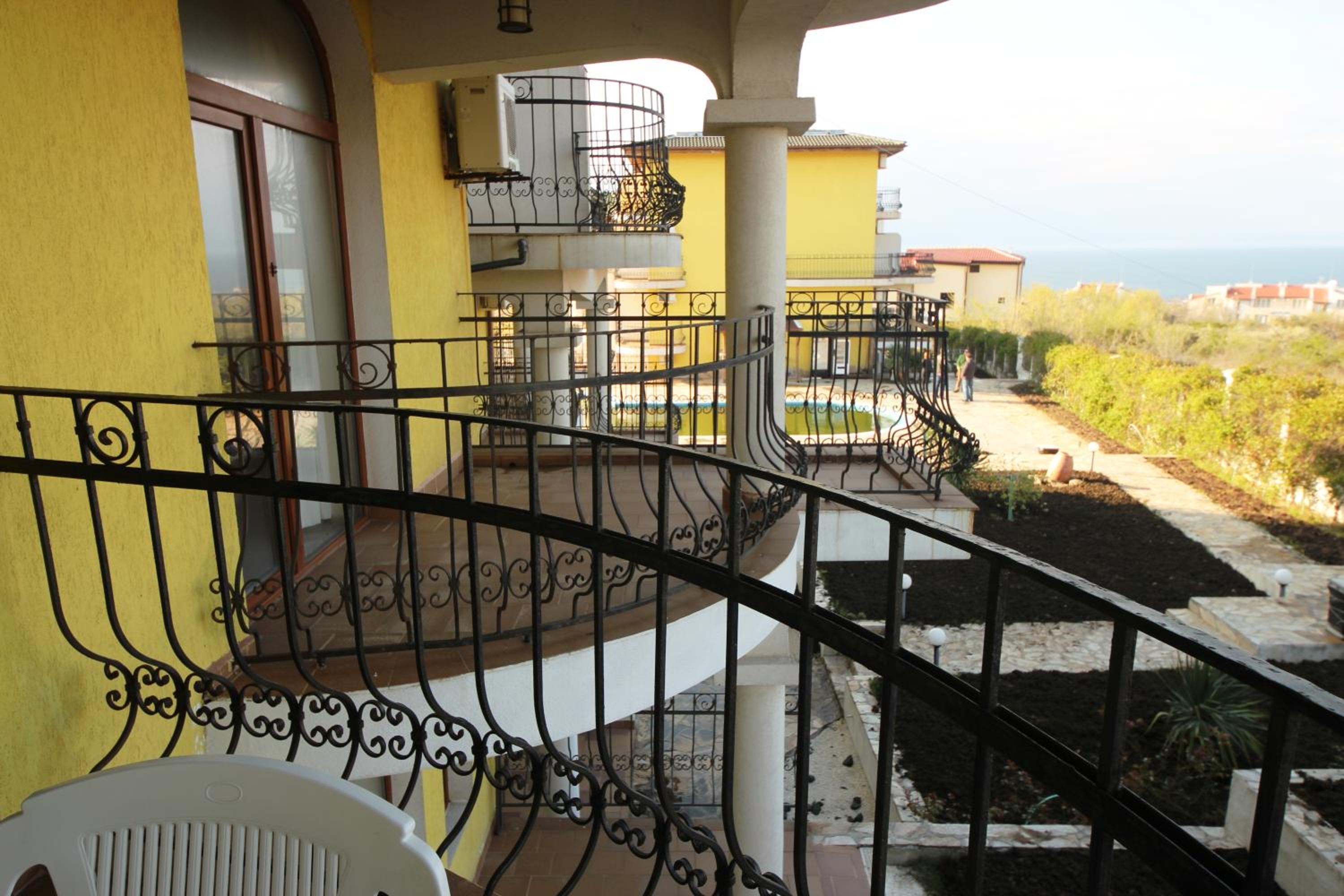 One-Bedroom Apartment with Sea View (4 Adults)