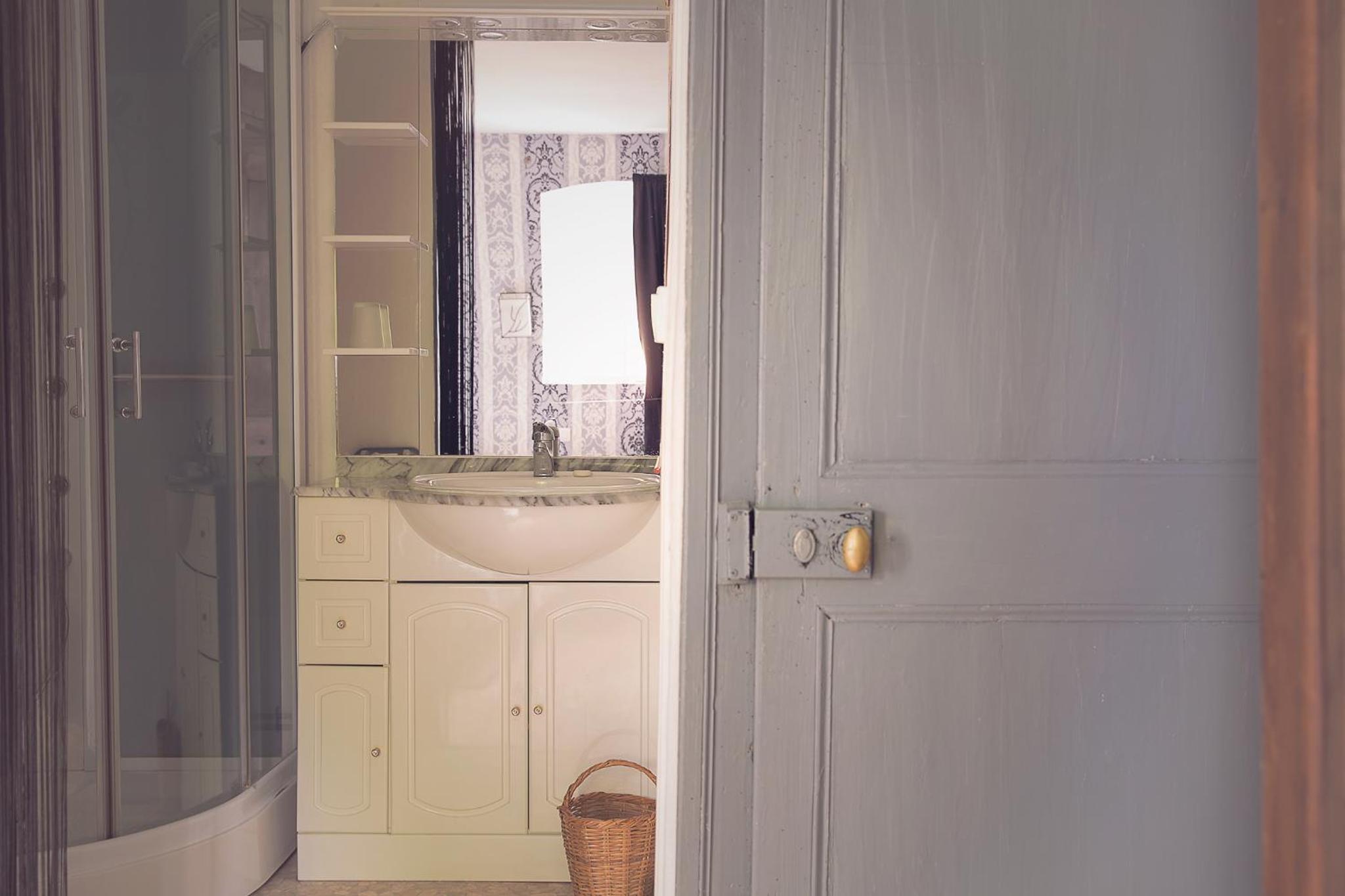 Suite - Photo 2