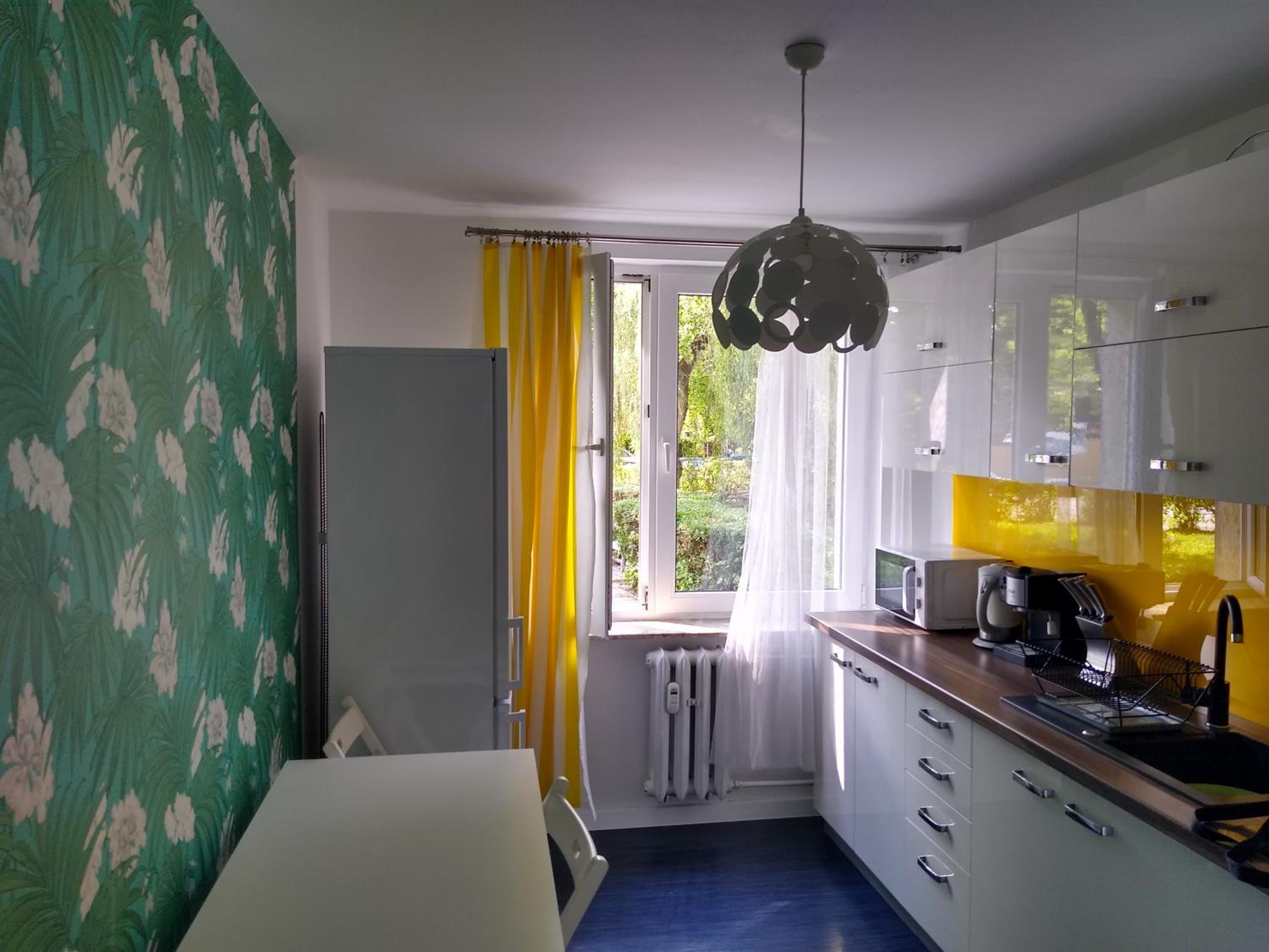 One-Bedroom Apartment - Photo 2