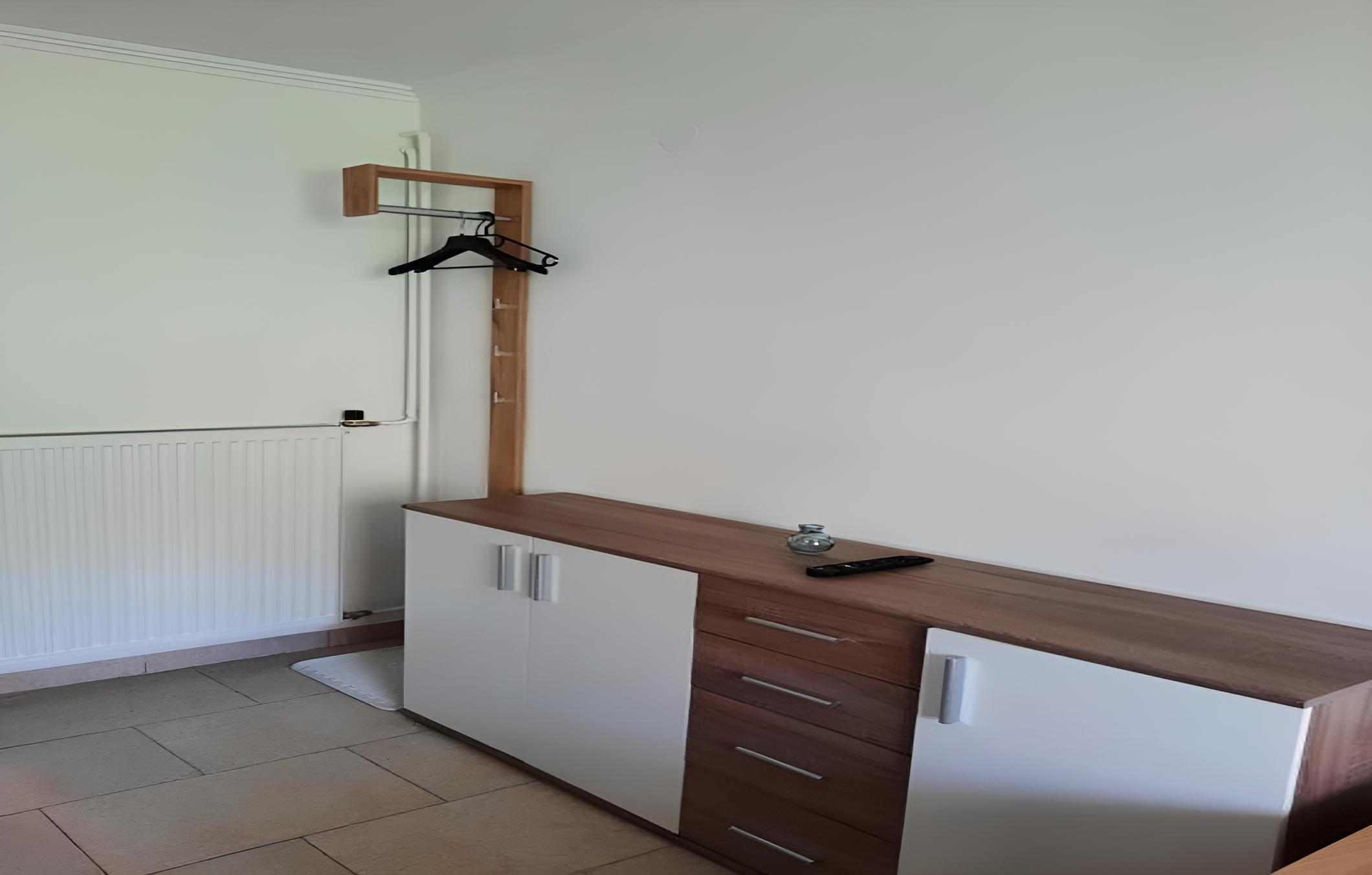 Twin Room with Private Bathroom photo 2