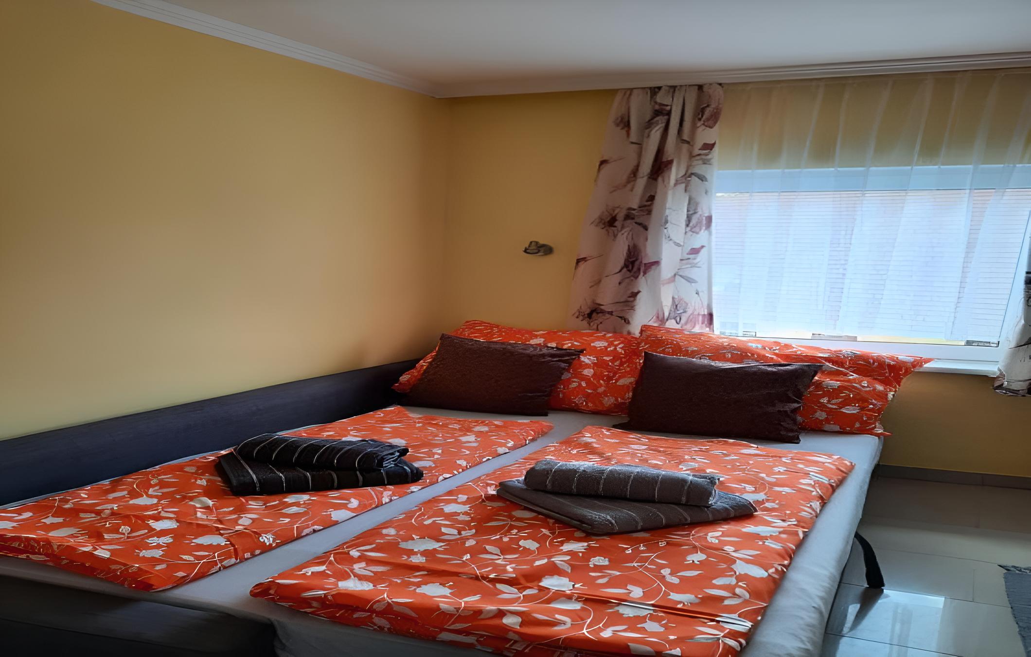 One-Bedroom Apartment photo 2