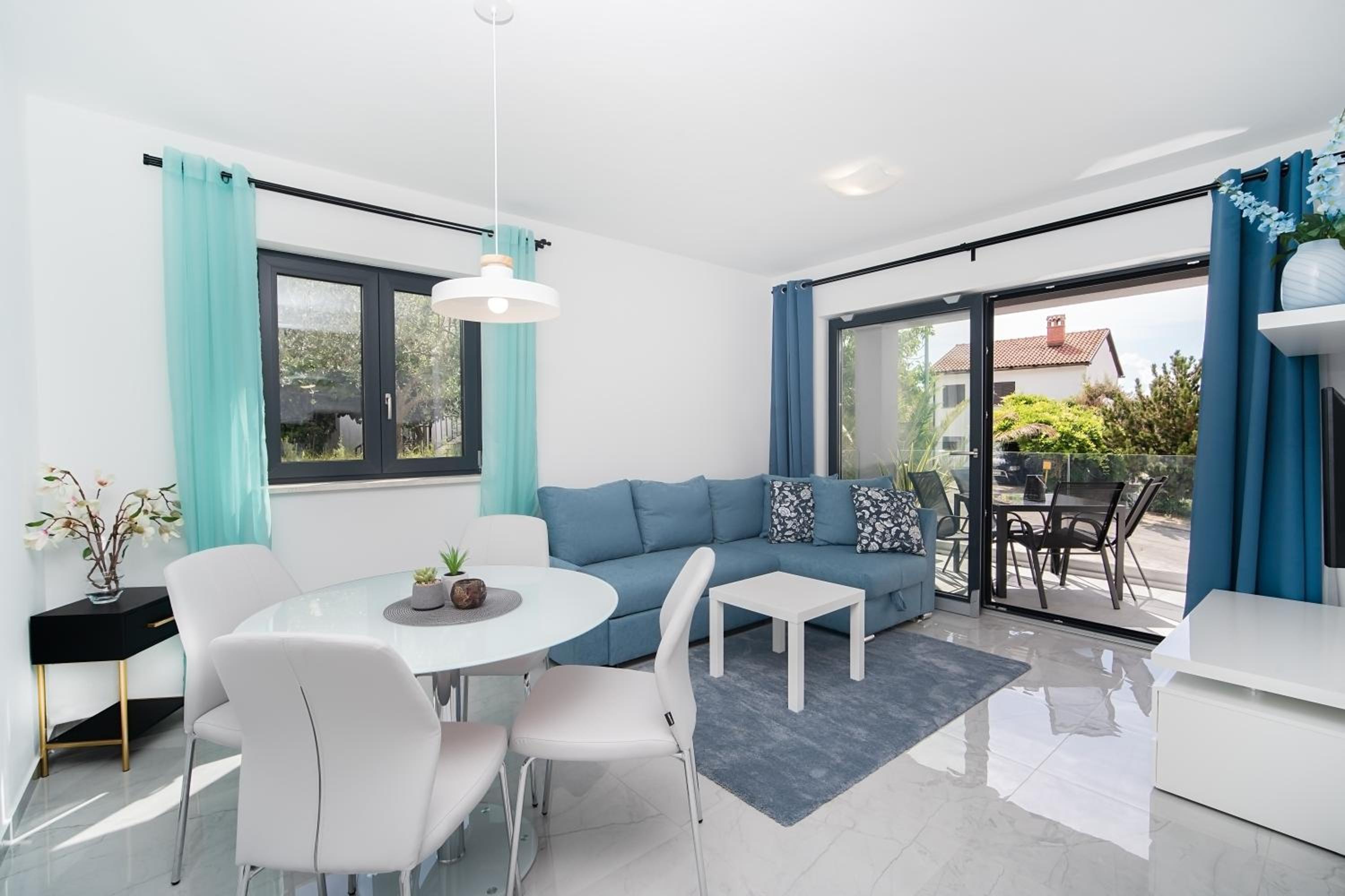 Apartment with Terrace photo 1