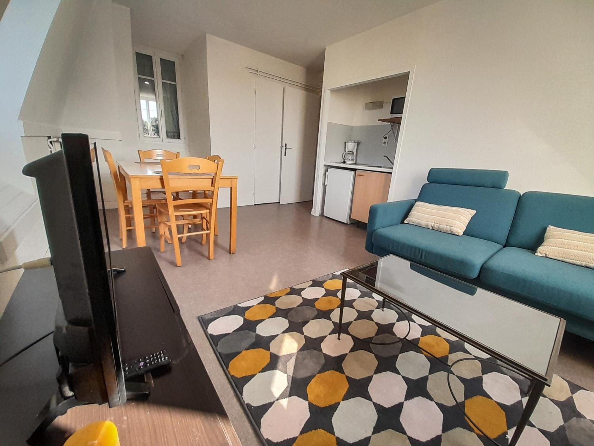 Apartment with Mountain View photo 1
