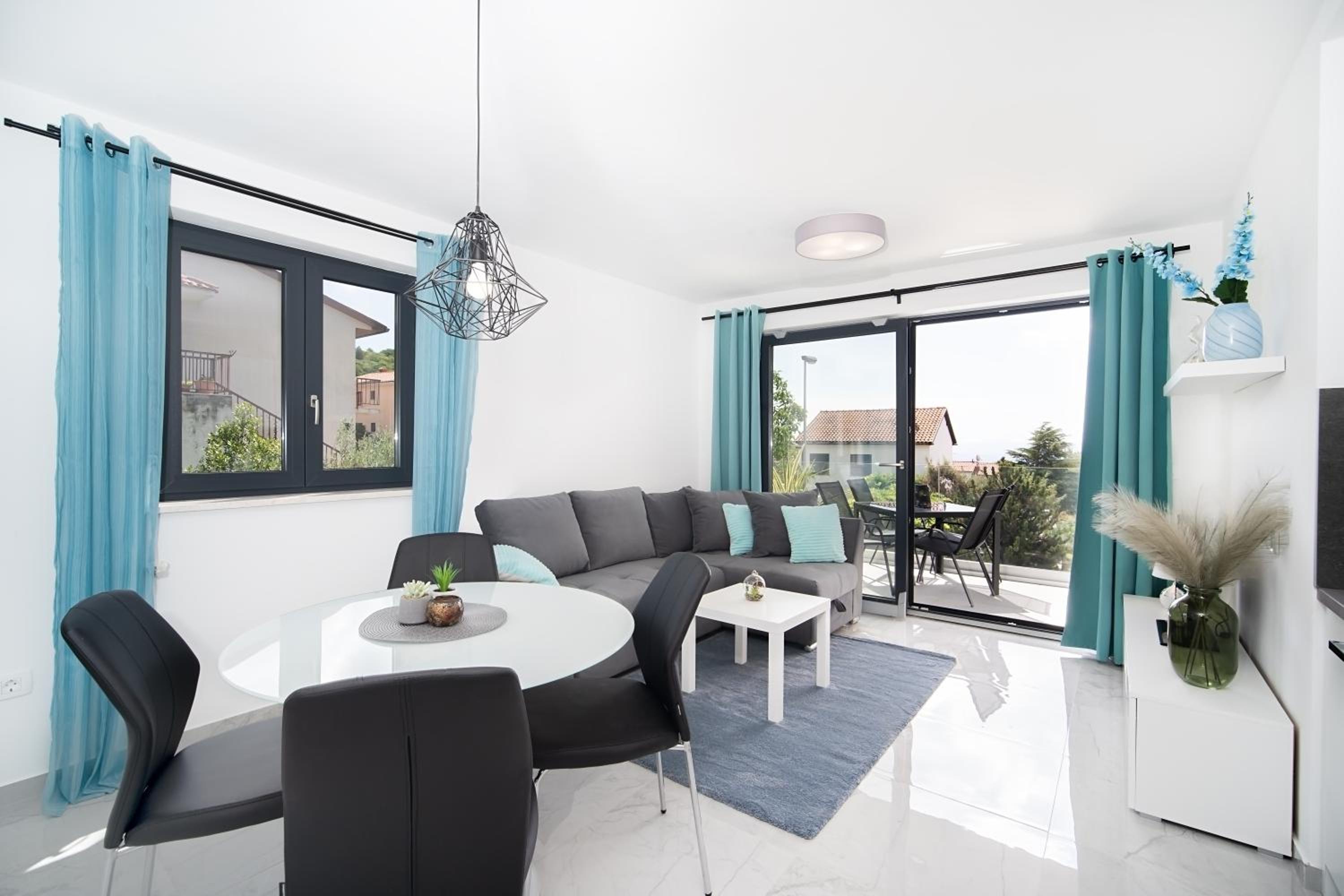 Apartment with Sea View photo 2