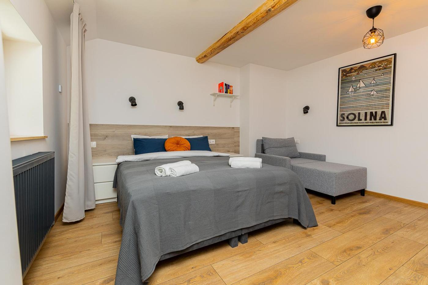 Deluxe Room (2 Adults + 1 Child)