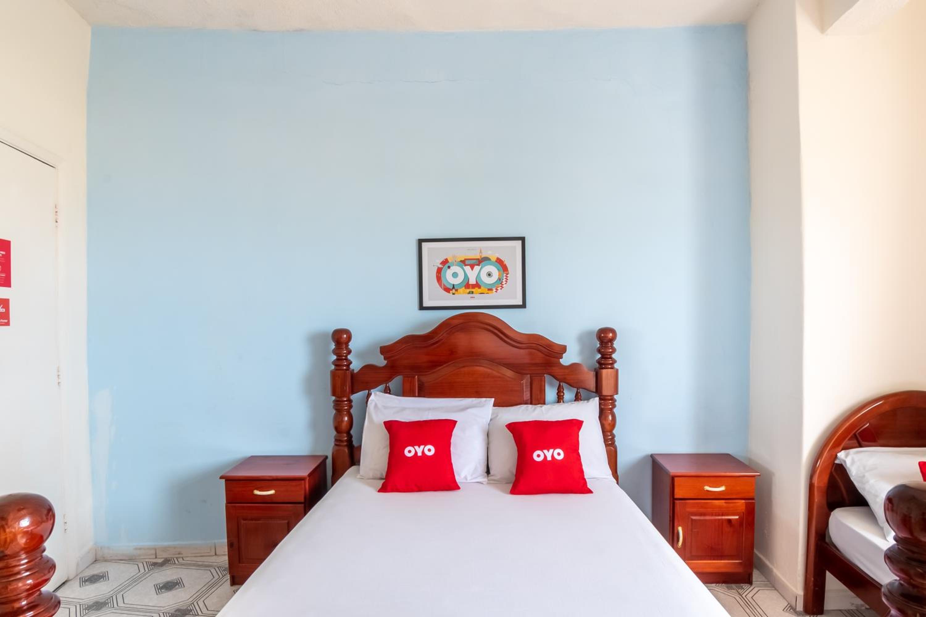 Superior Triple Room (1 Double Bed + 1 Single Bed) photo 3