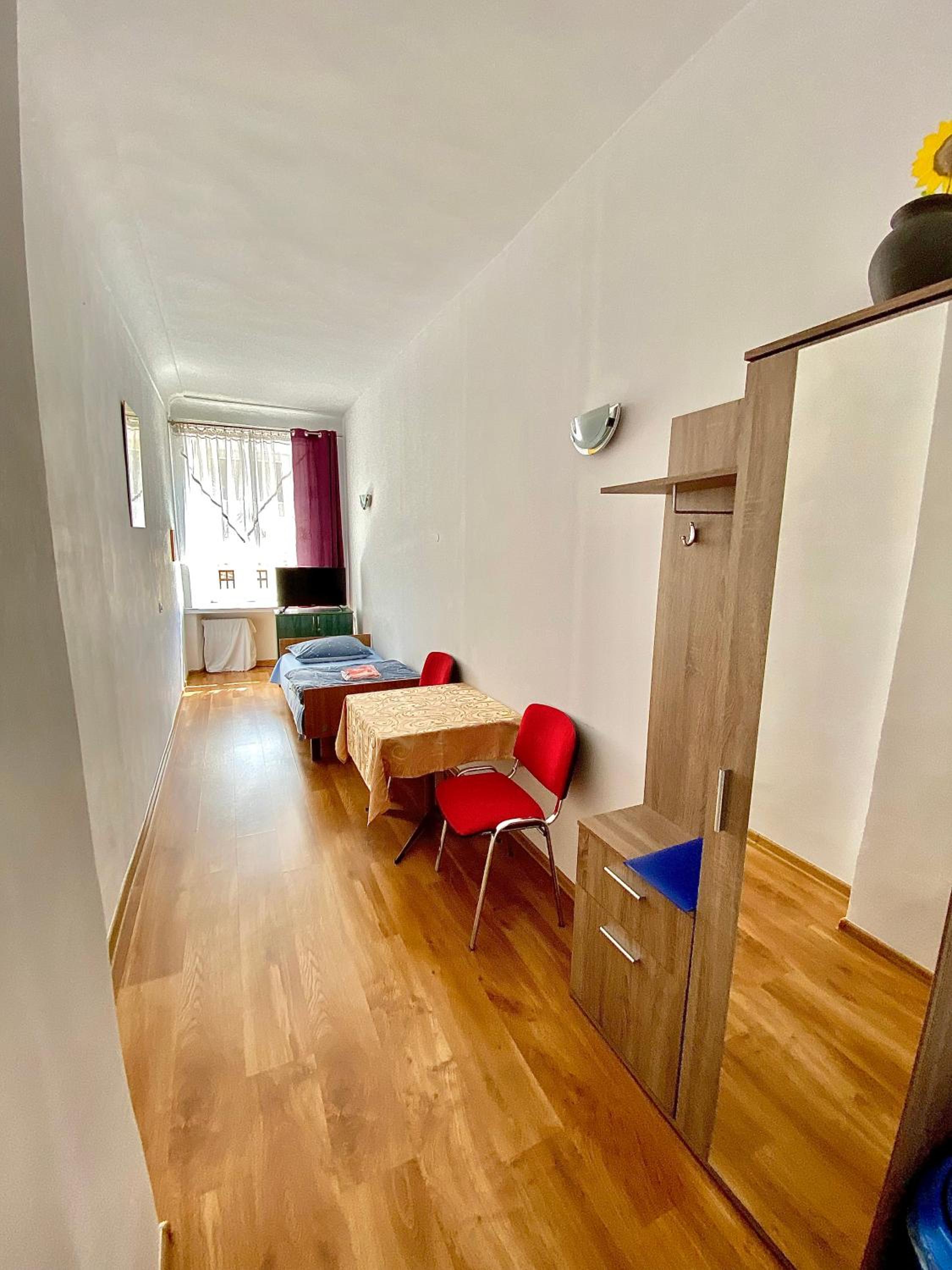 Small Single Room photo 1
