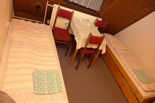 Twin Room with Shared Bathroom photo 2