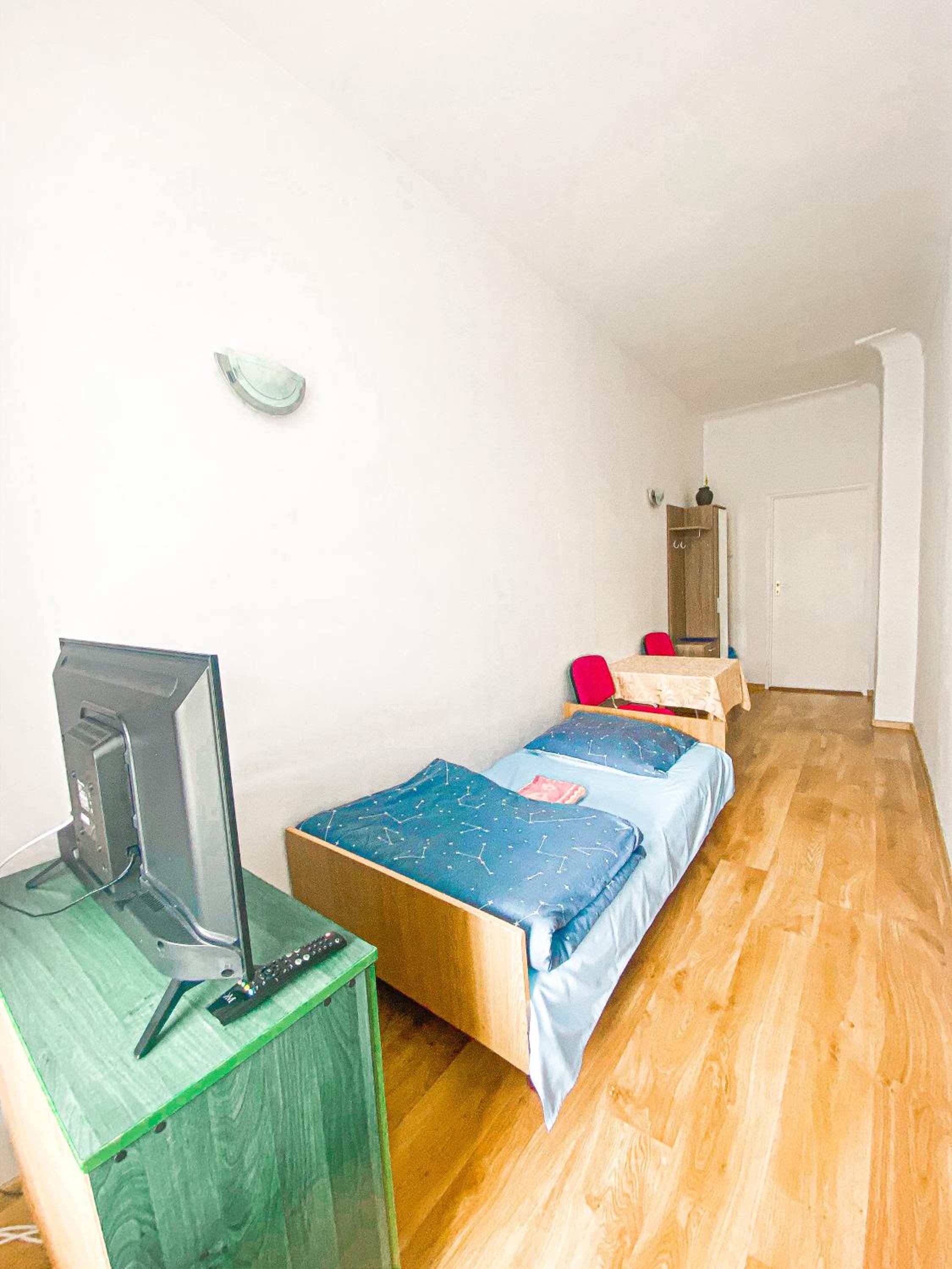Small Single Room photo 3