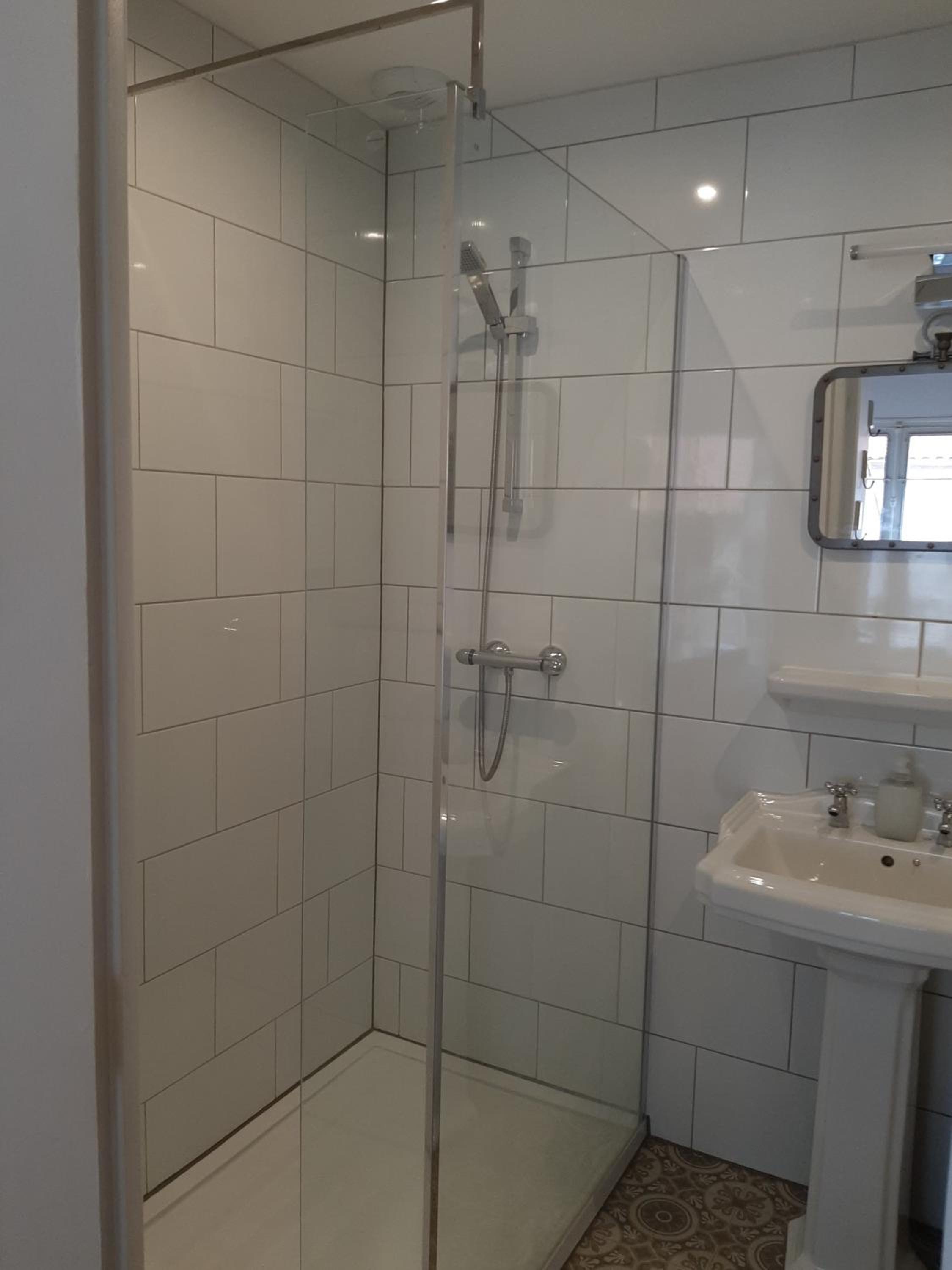 Double Room with Balcony - Photo 3