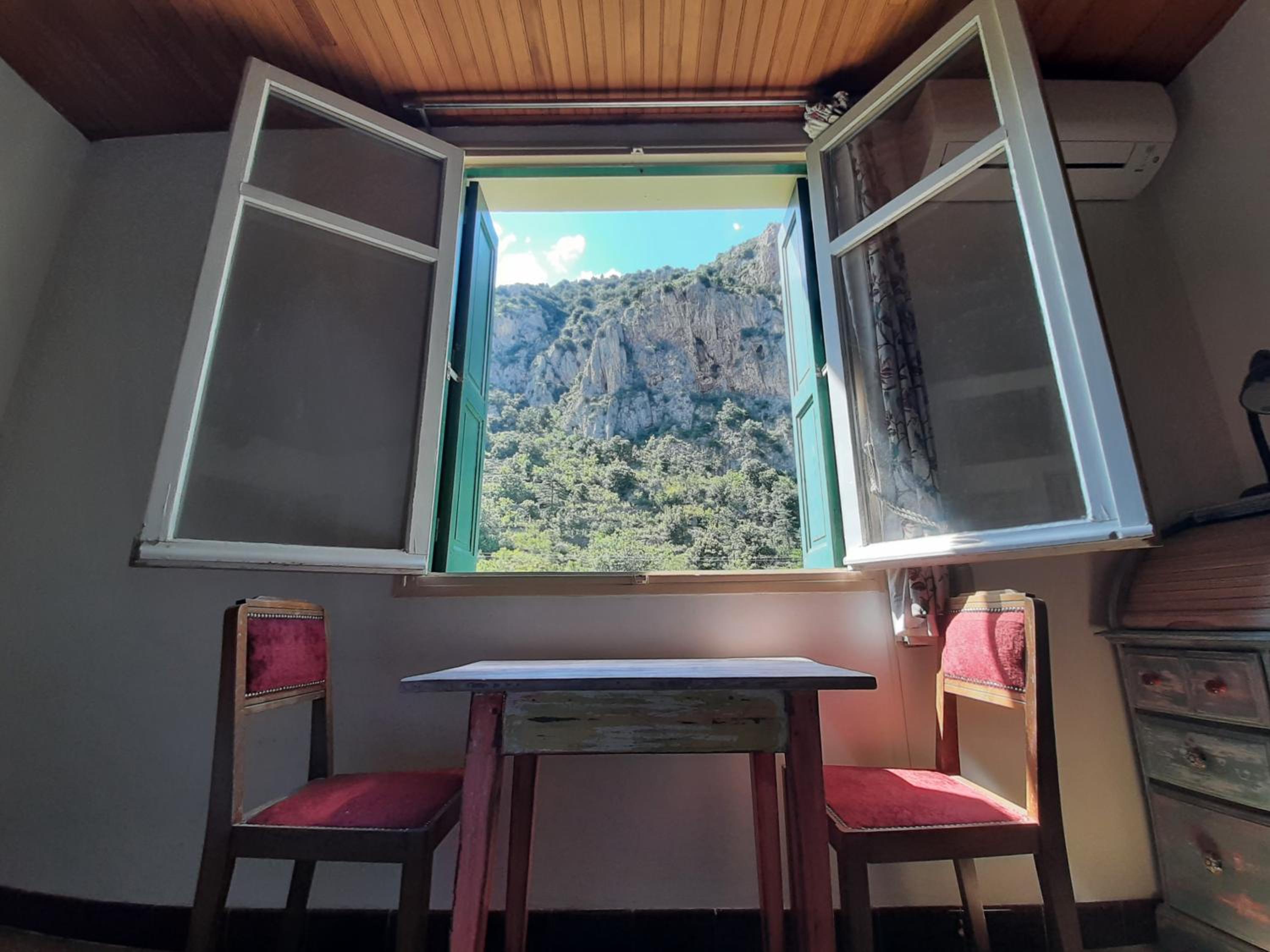 Double Room with Mountain View - Photo 1