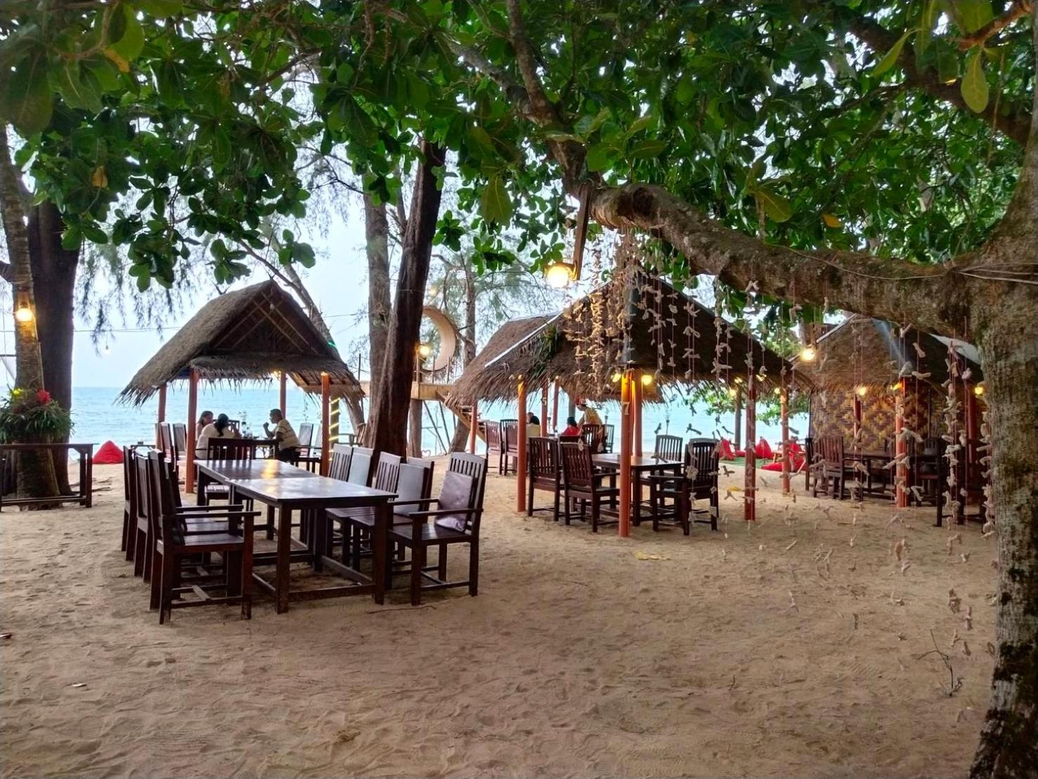 Villa - Beach Front