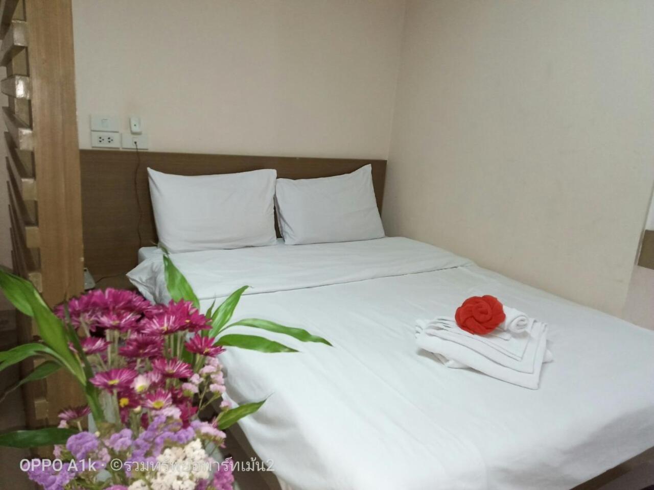Deluxe Queen Room - Photo 16