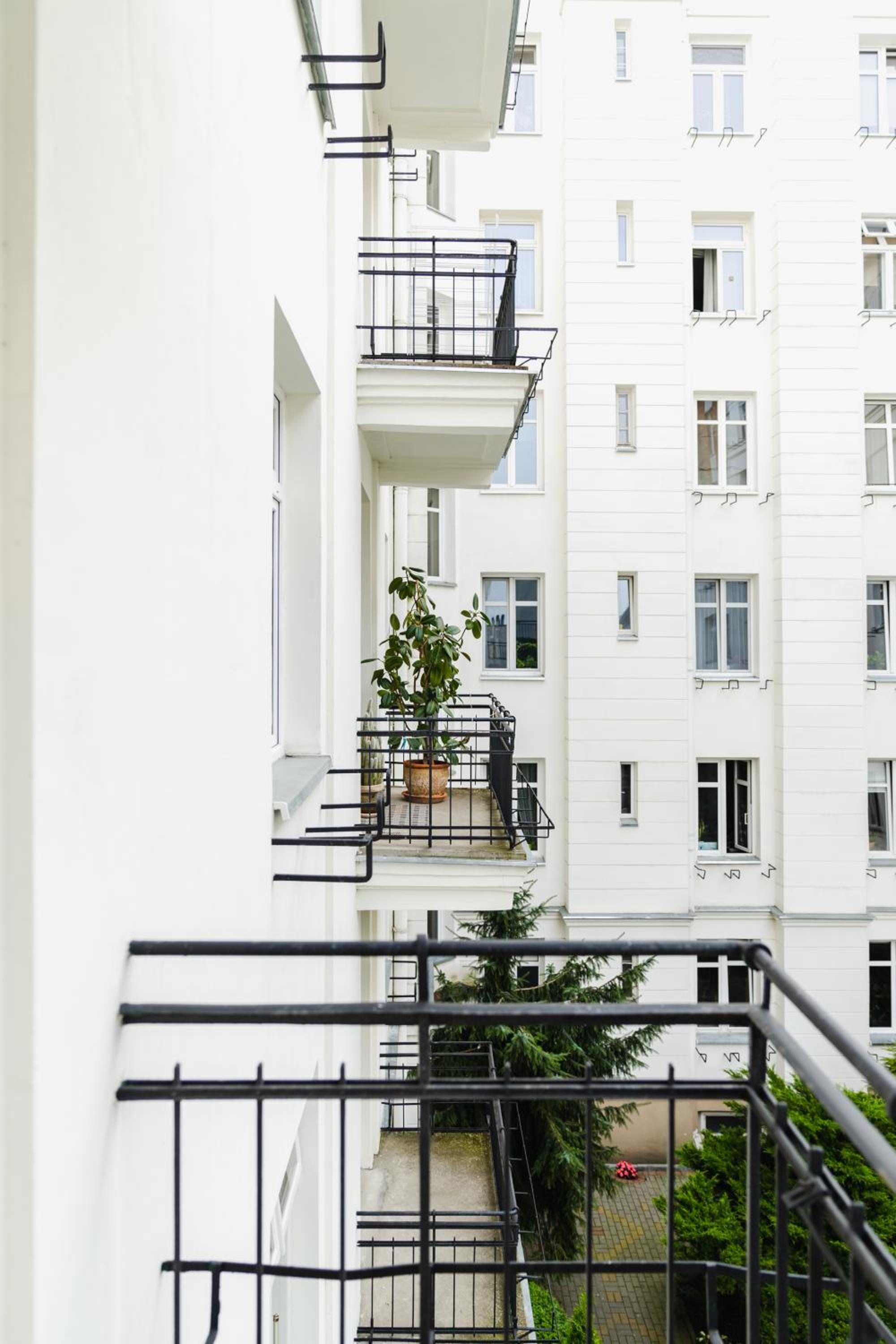 Three-Bedroom Apartment - Photo 4