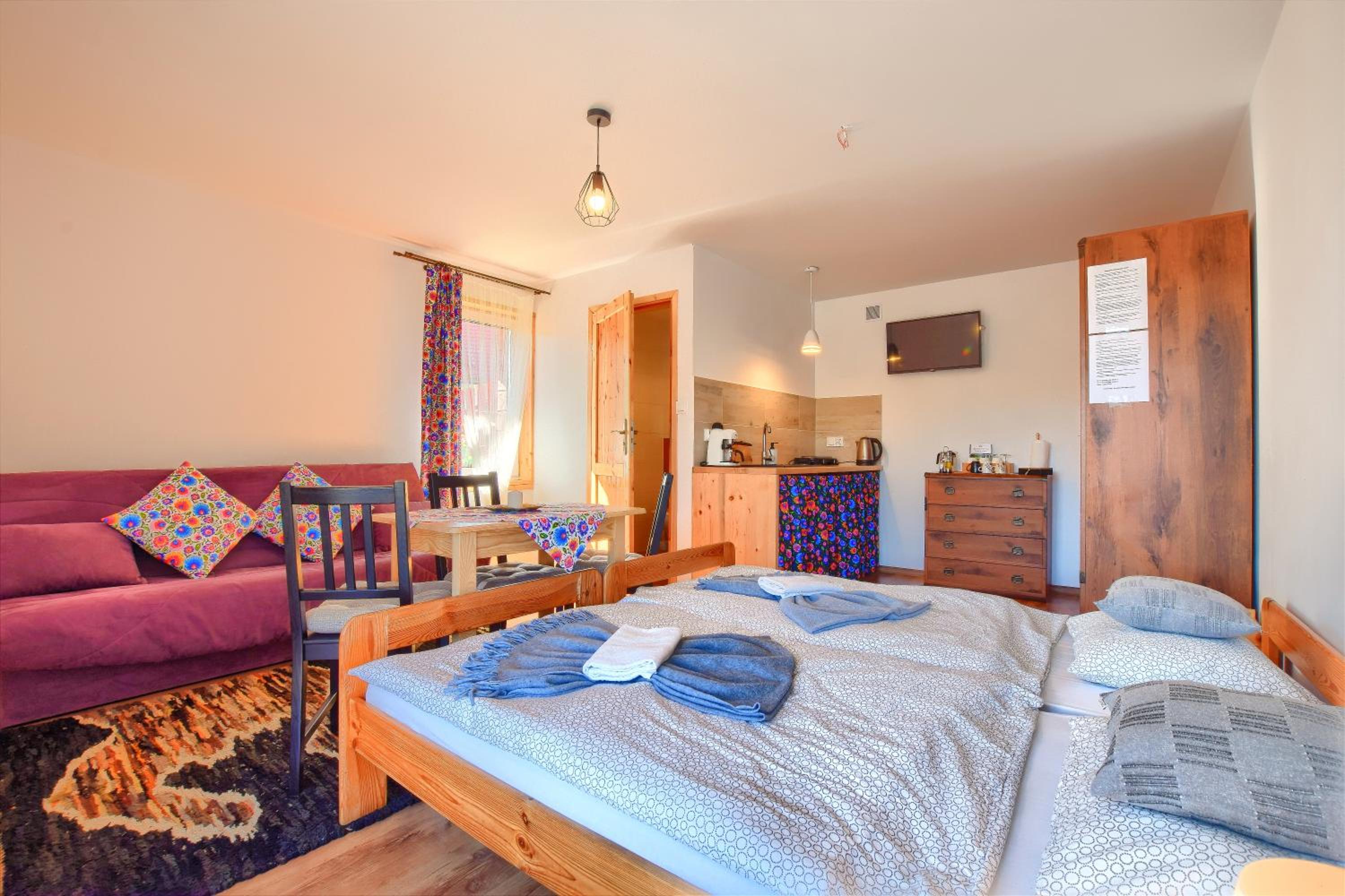 One-Bedroom Apartment - Photo 4