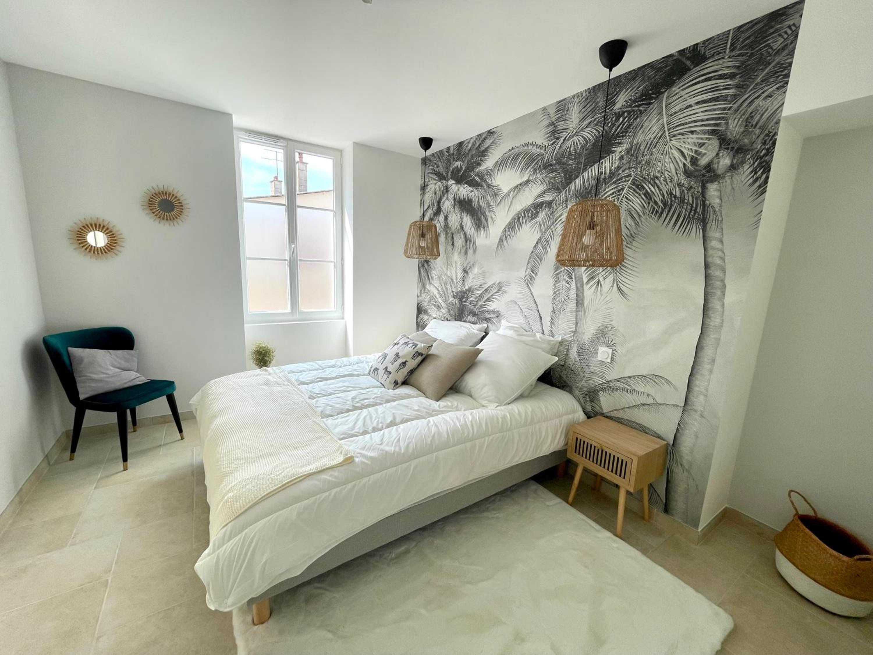 One-Bedroom Apartment - Photo 11
