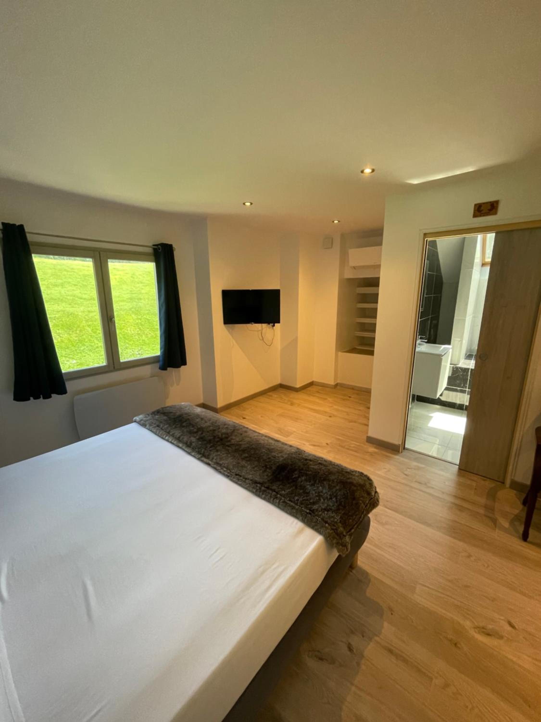 Deluxe Double Room - Photo 2
