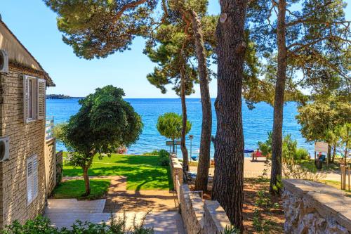 No 1. Two-Bedroom Apartment with Terrace and Sea View - Ground Floor photo 1