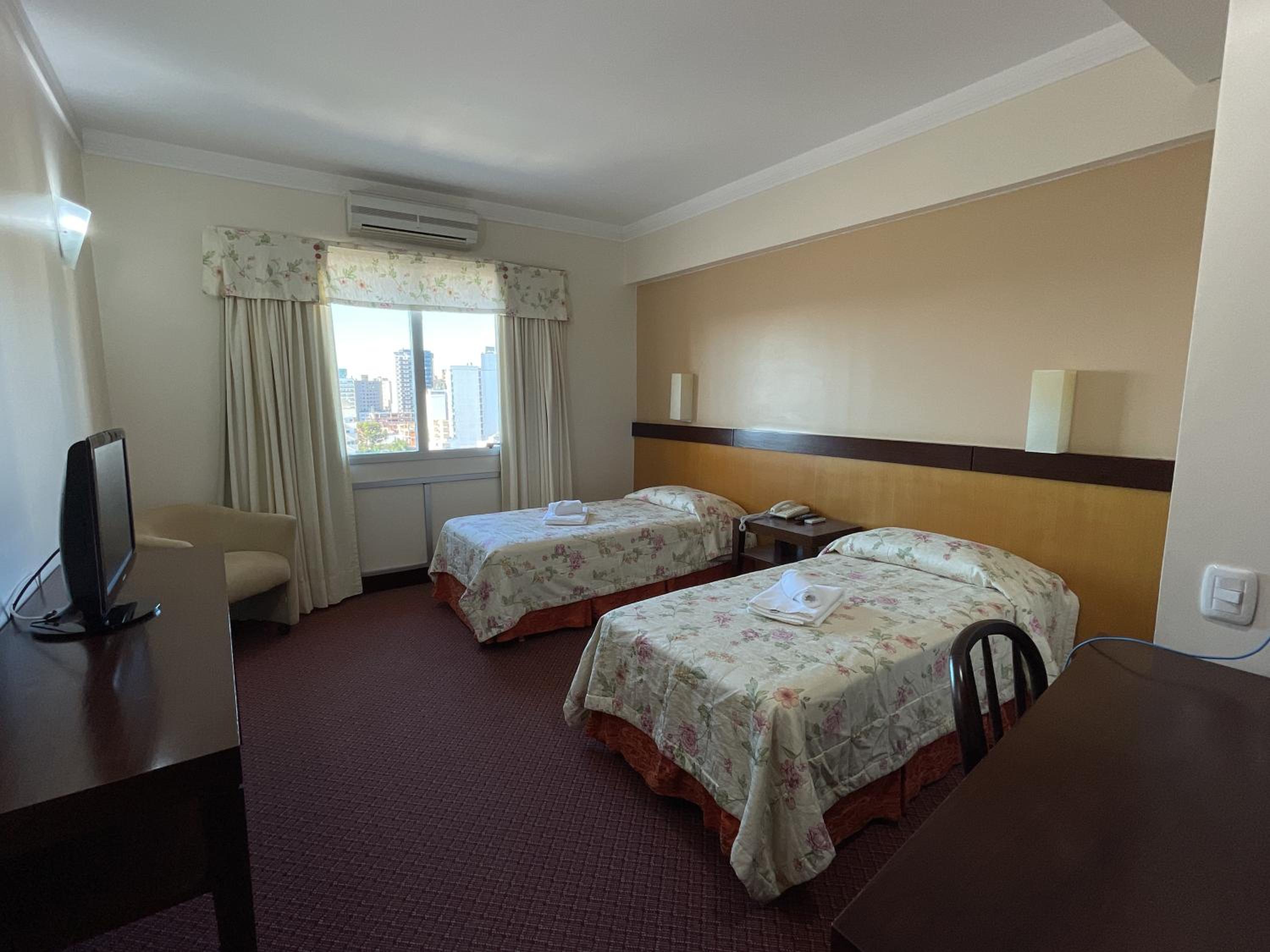 Deluxe Twin Room photo 2