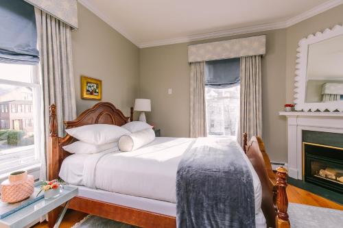 Queen Room photo 1