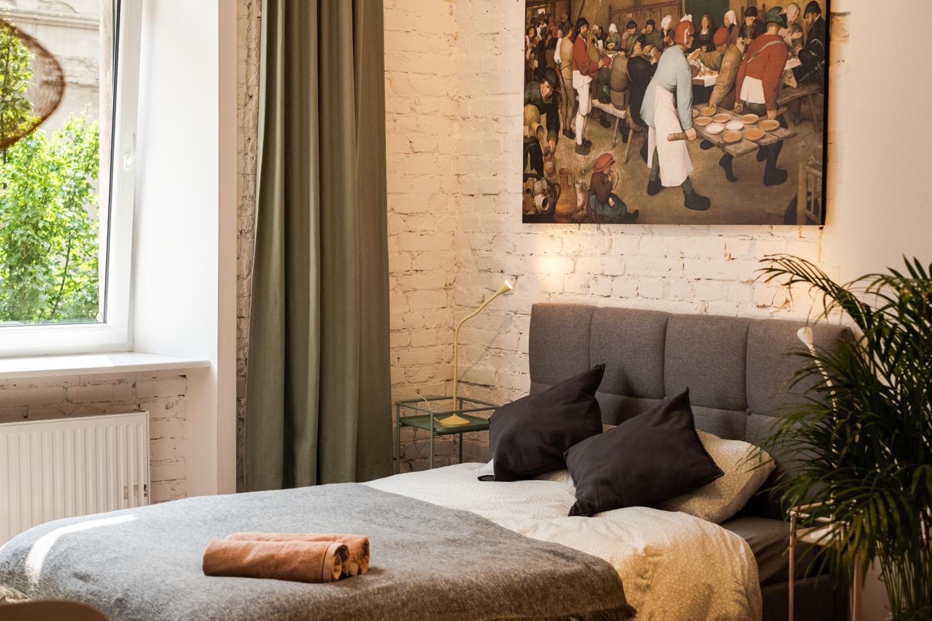 One-Bedroom Apartment - Photo 4