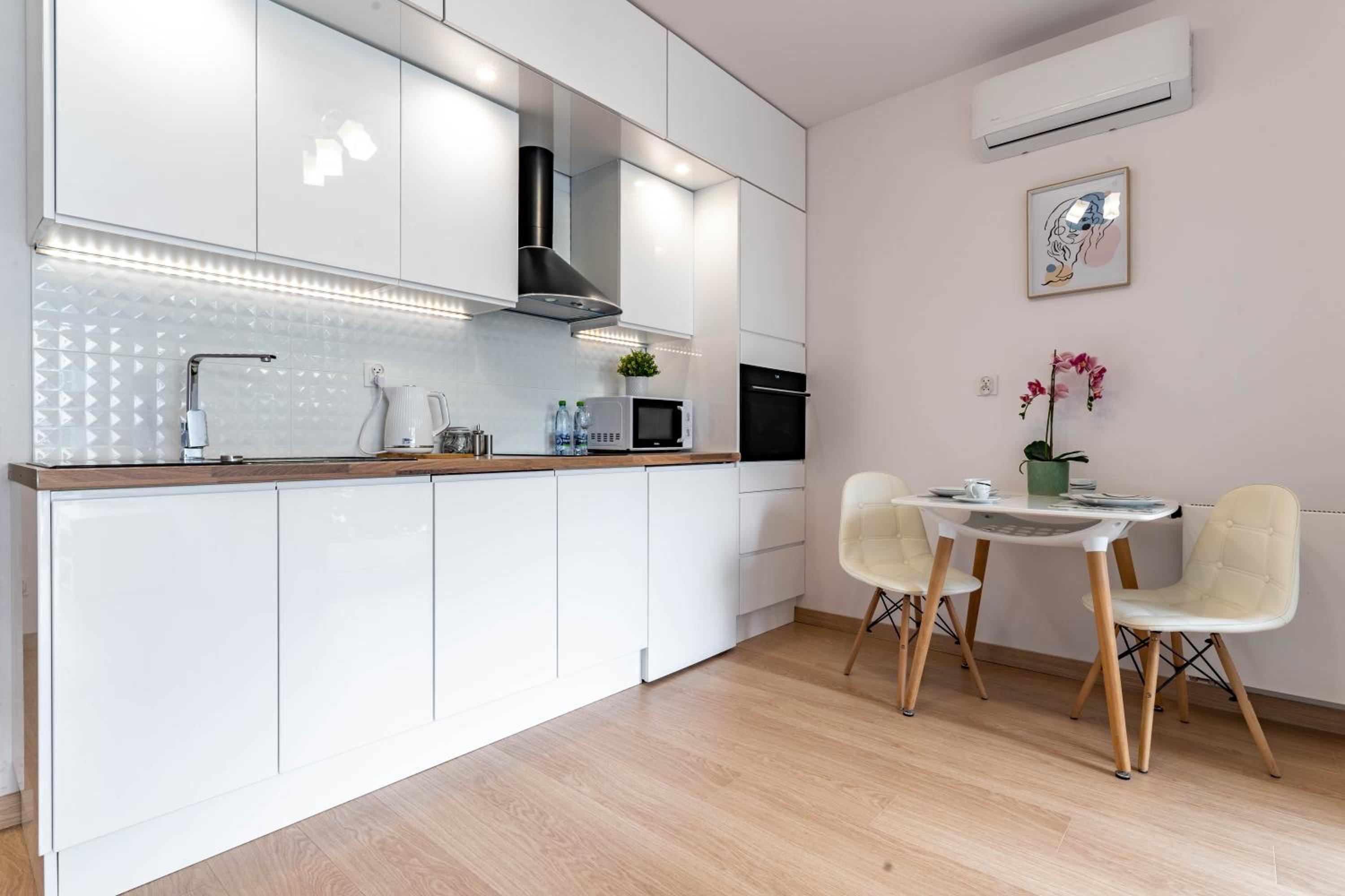 Studio Apartment photo 2