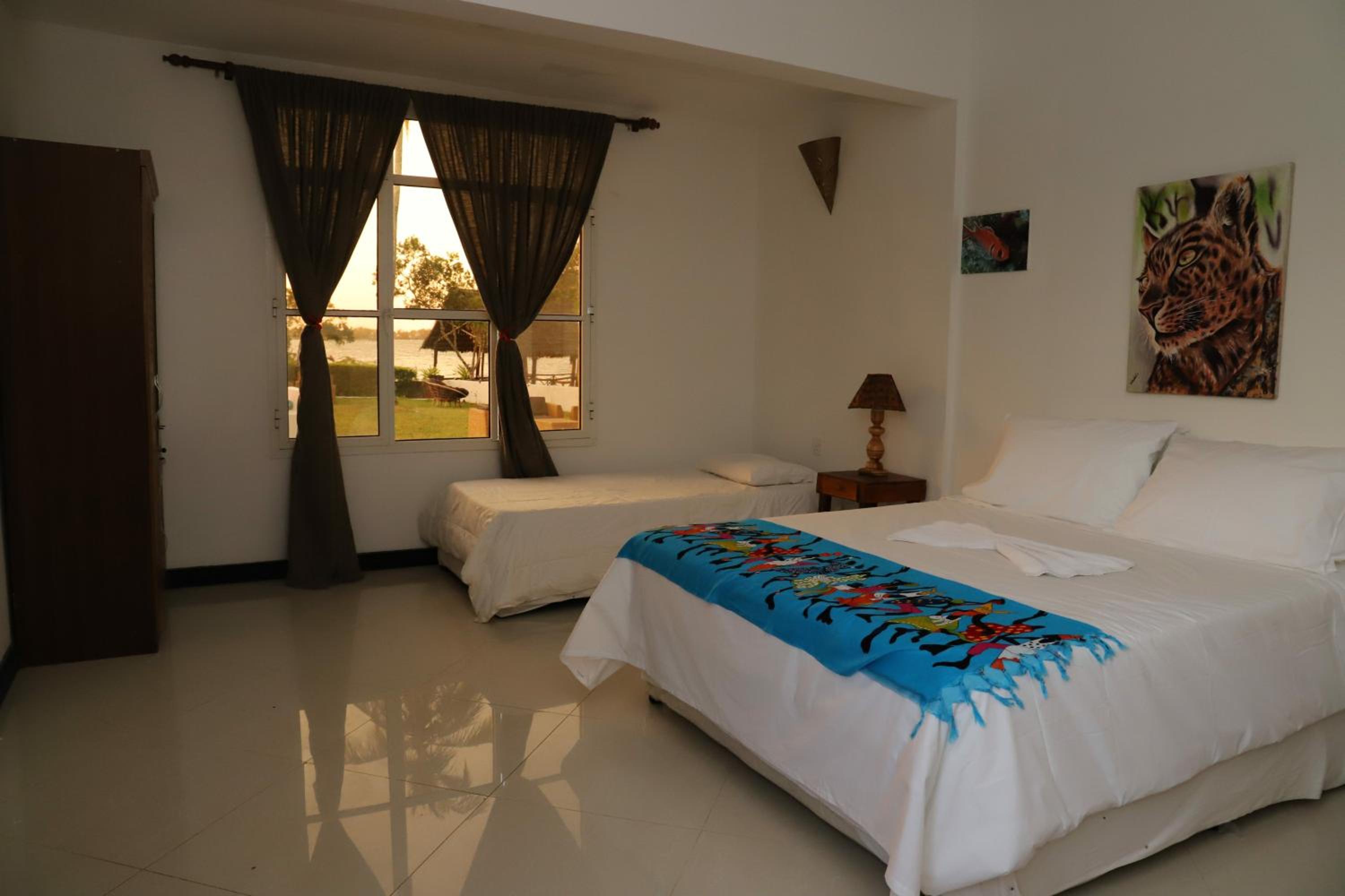 Deluxe Family Suite photo 3