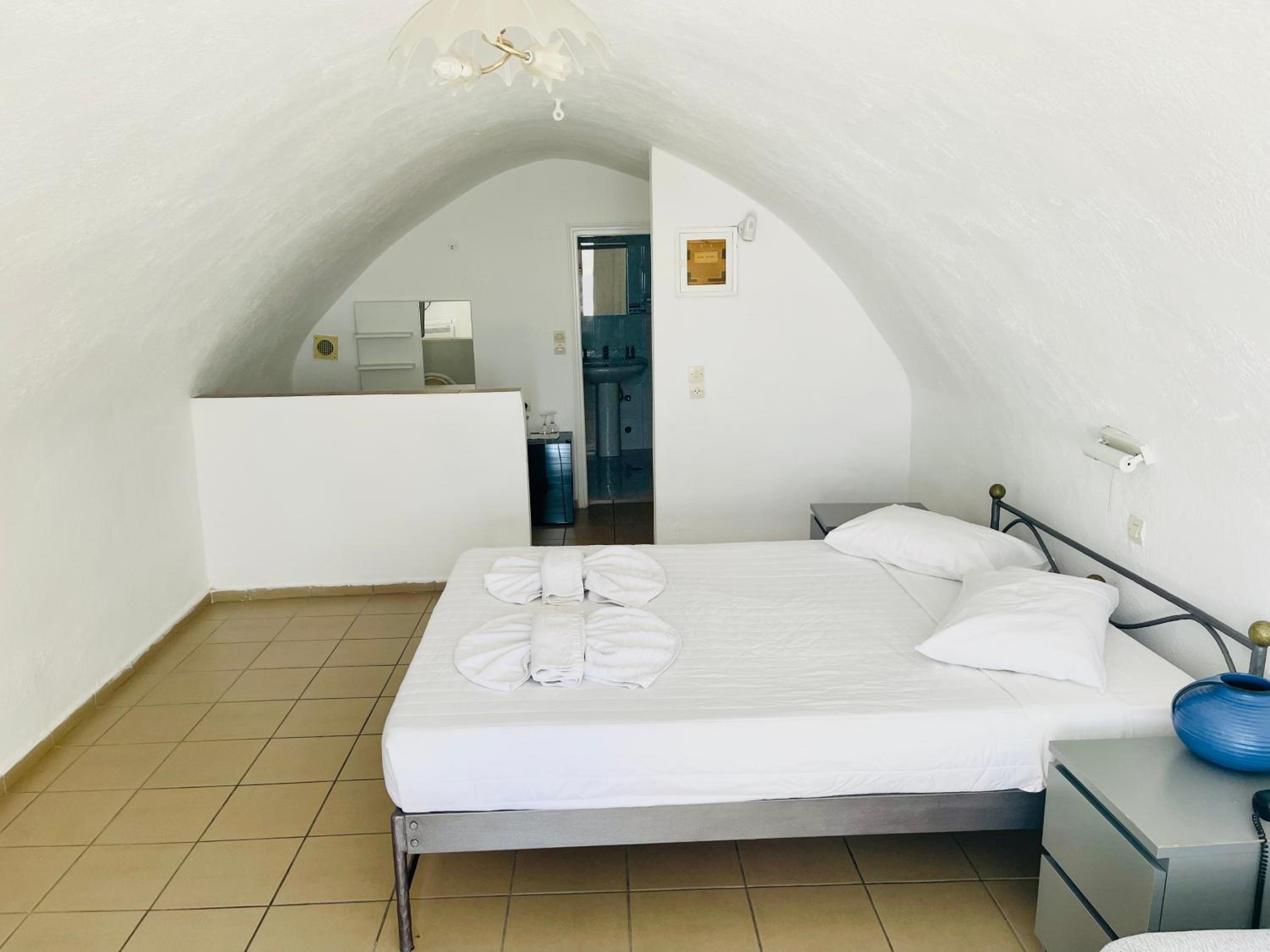 Standard Double or Twin Room with Sea View - Photo 7