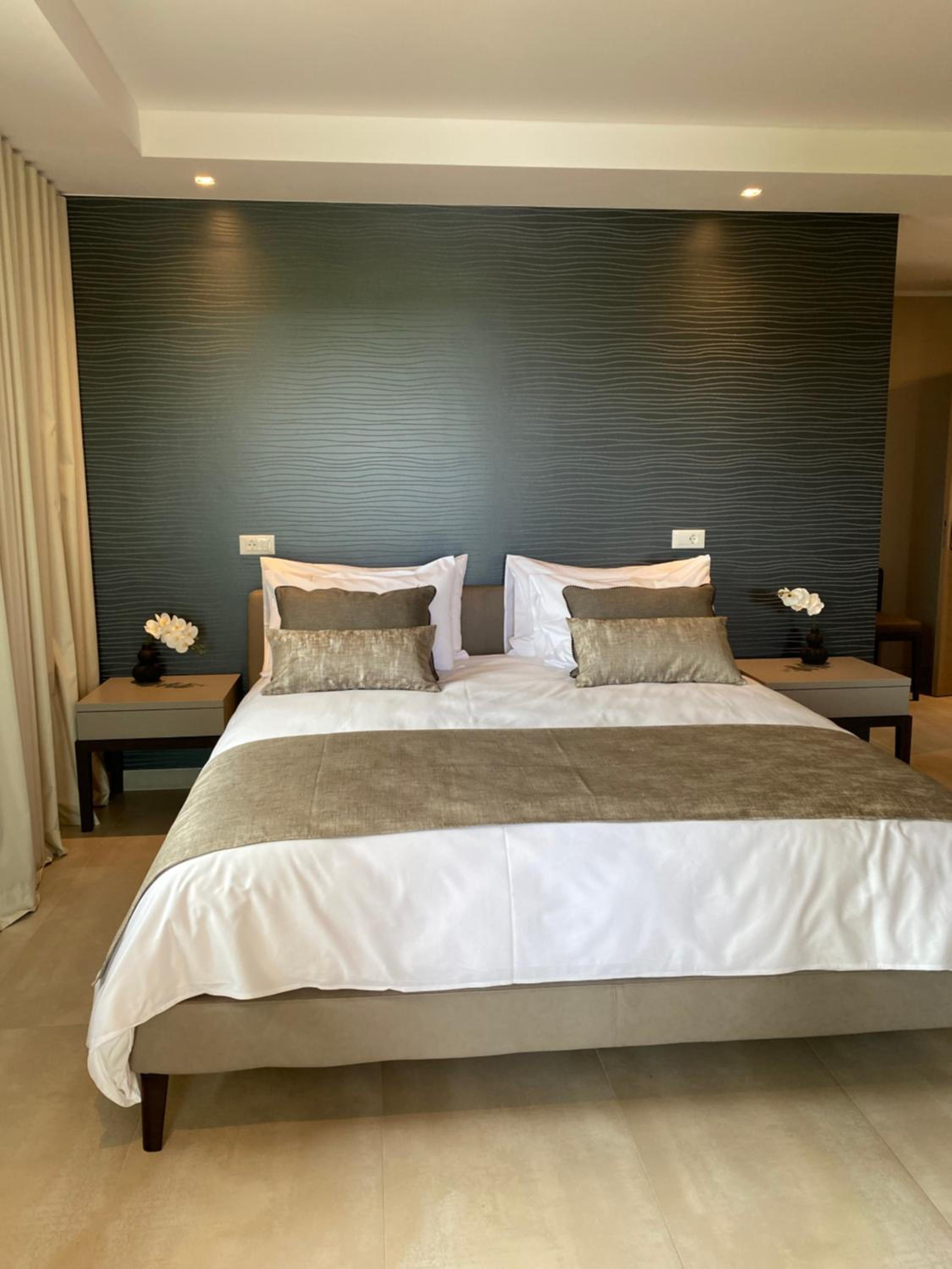 Deluxe Double Room with Balcony photo 3