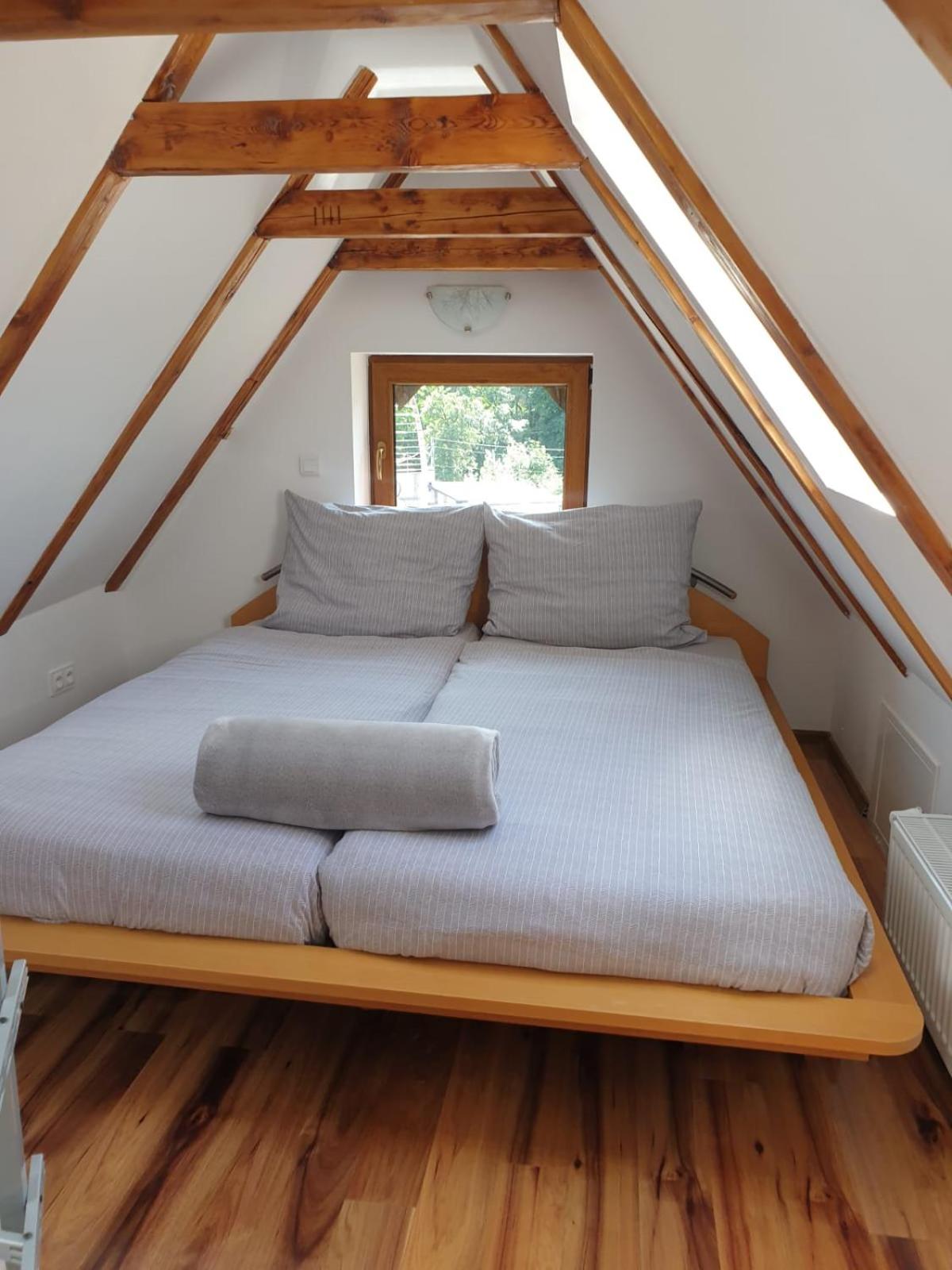 Apartment - Split Level - Photo 15