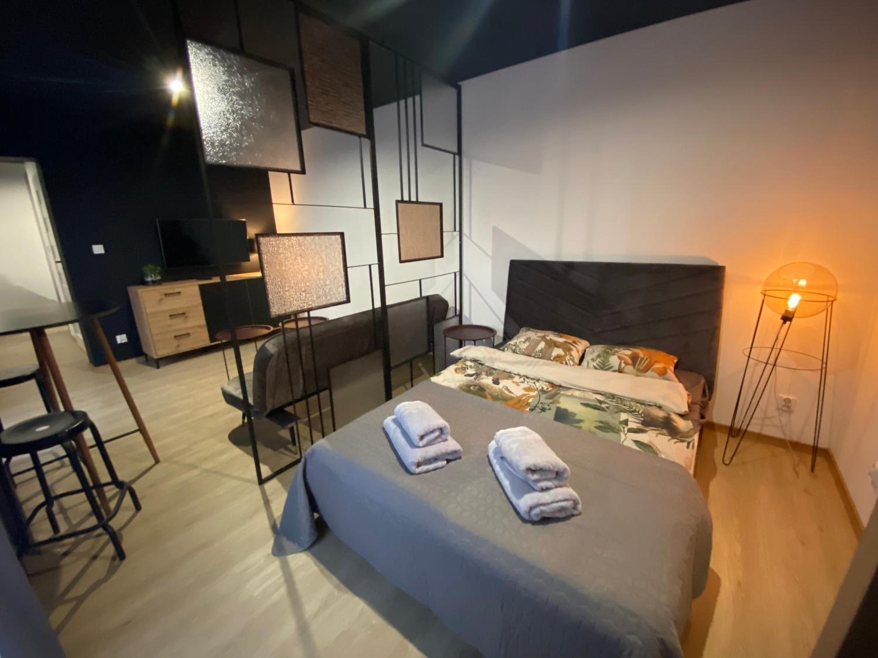 One-Bedroom Apartment - Photo 1