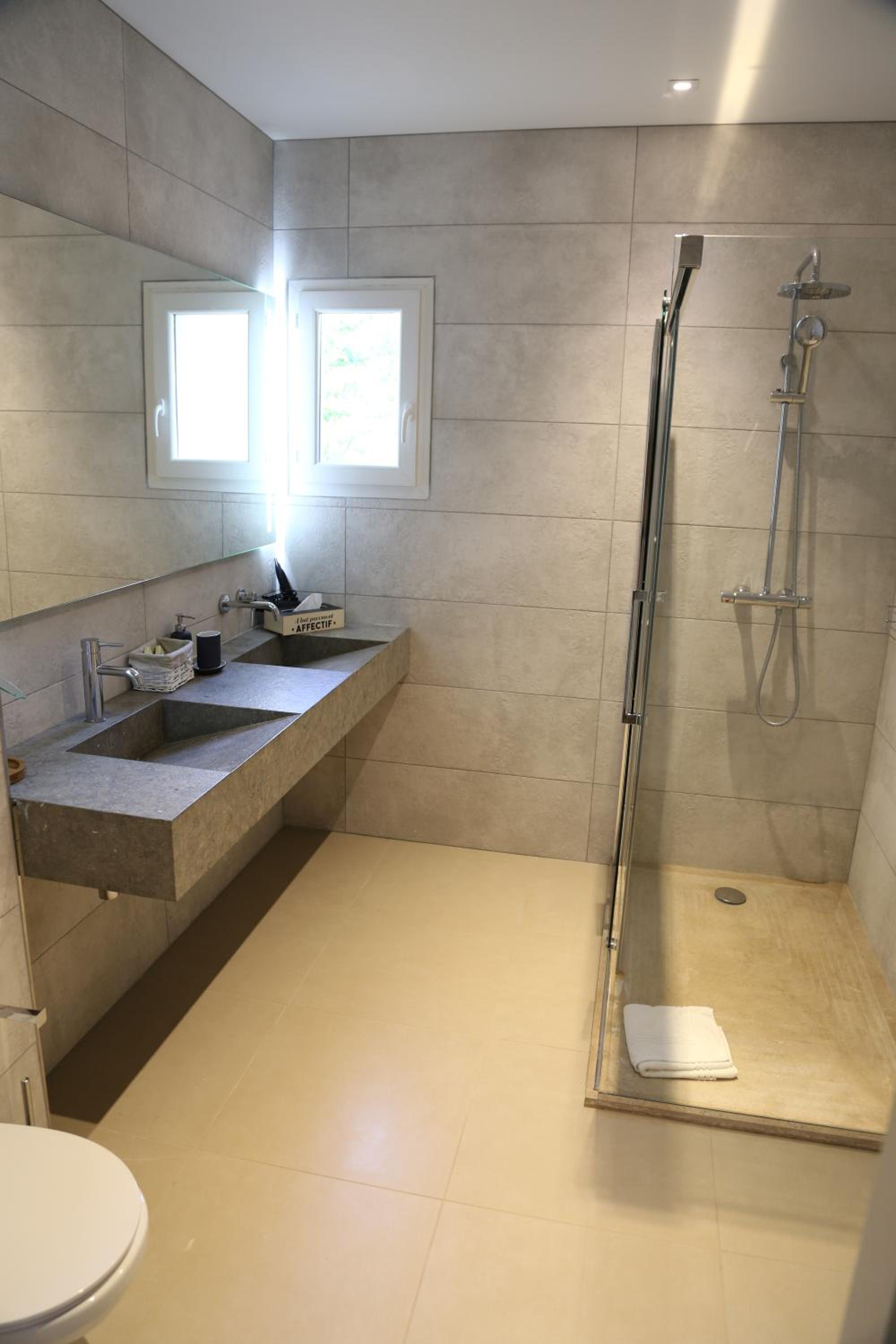 Family Room with Shower photo 1