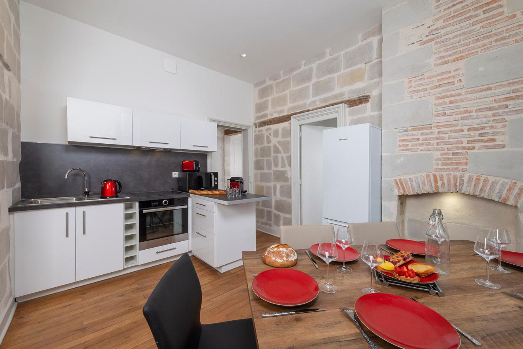 Two-Bedroom Apartment - Photo 3