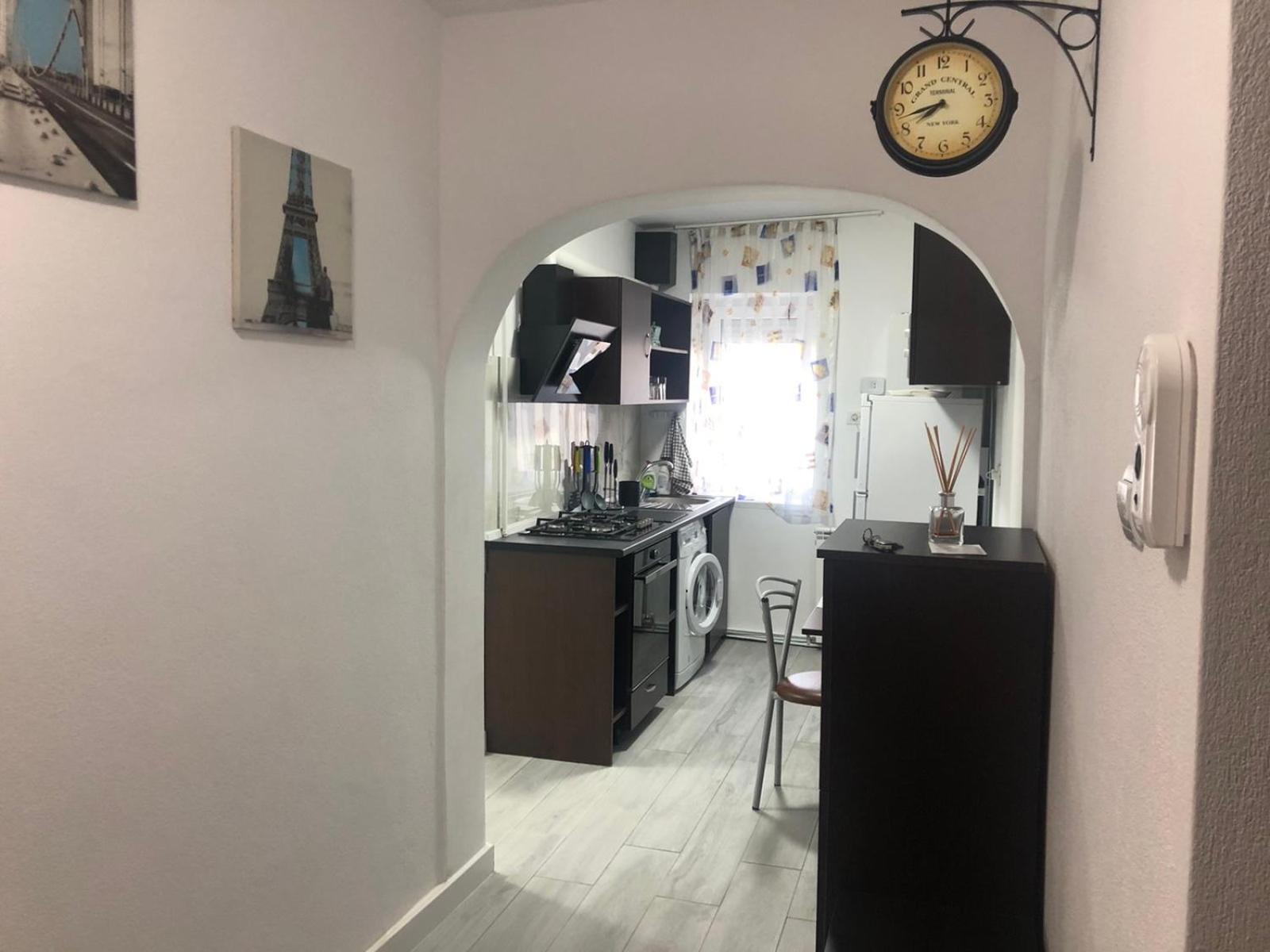 One-Bedroom Apartment photo 3