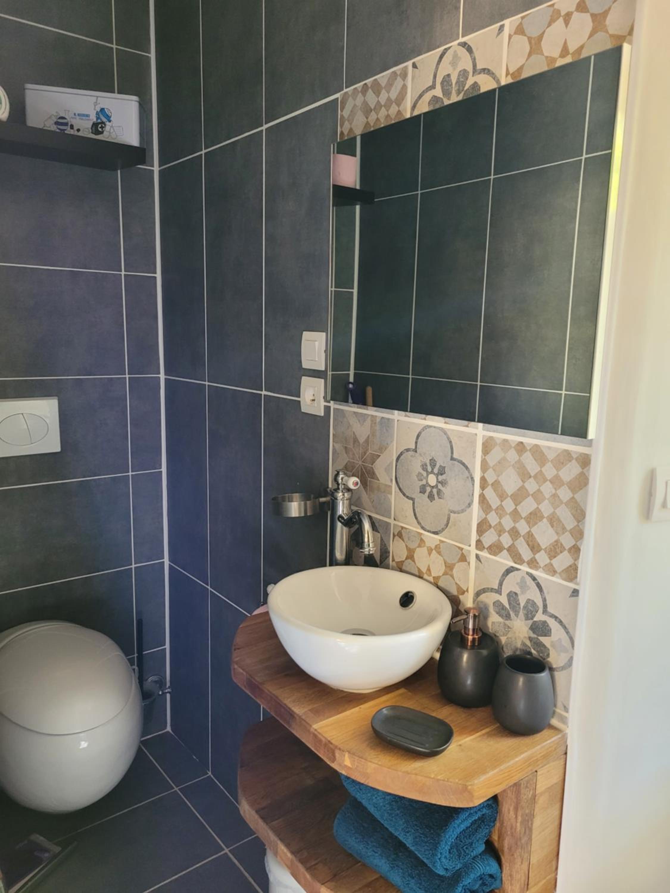 Two-Bedroom Apartment - Photo 9