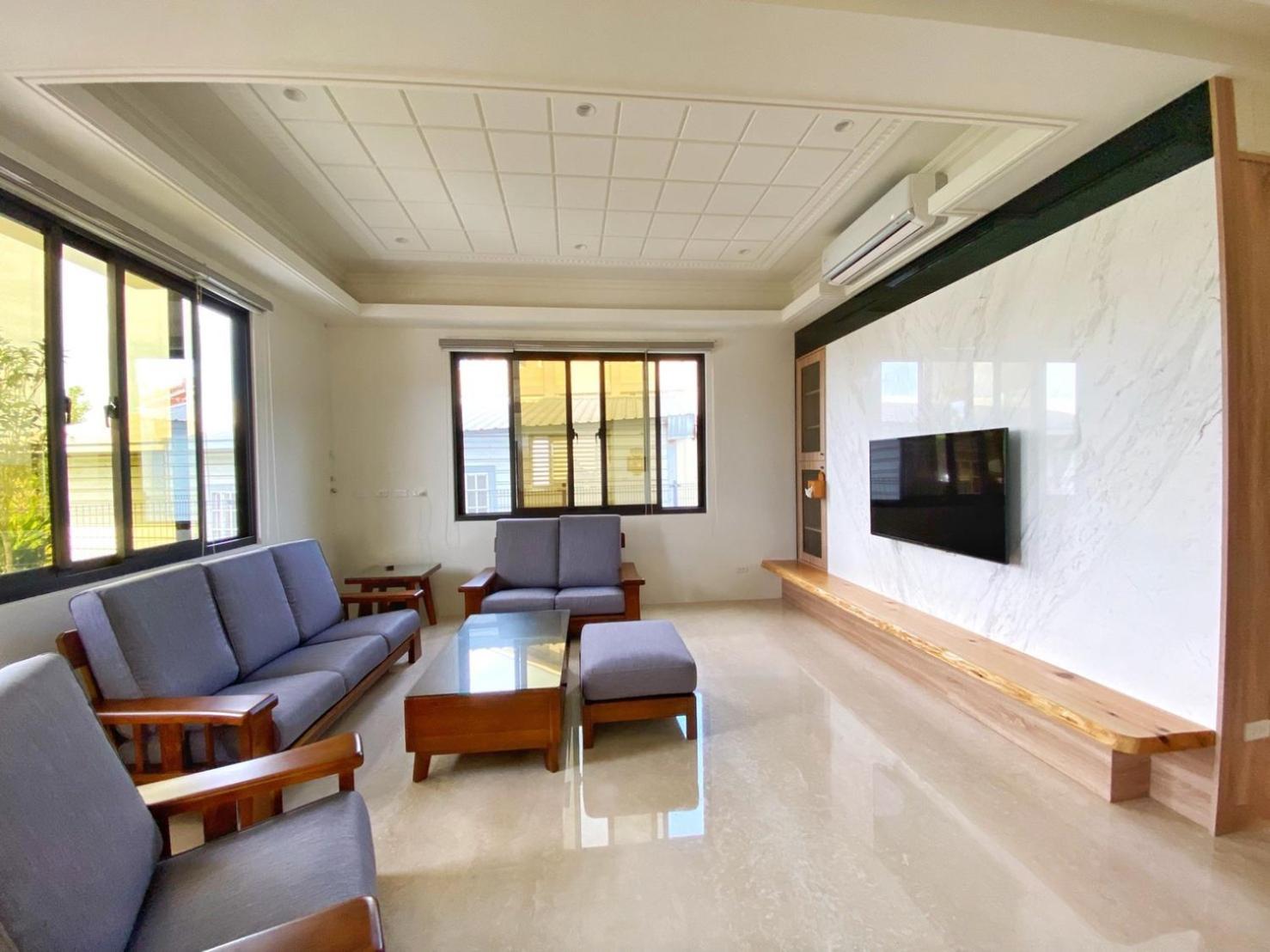 Villa photo 2