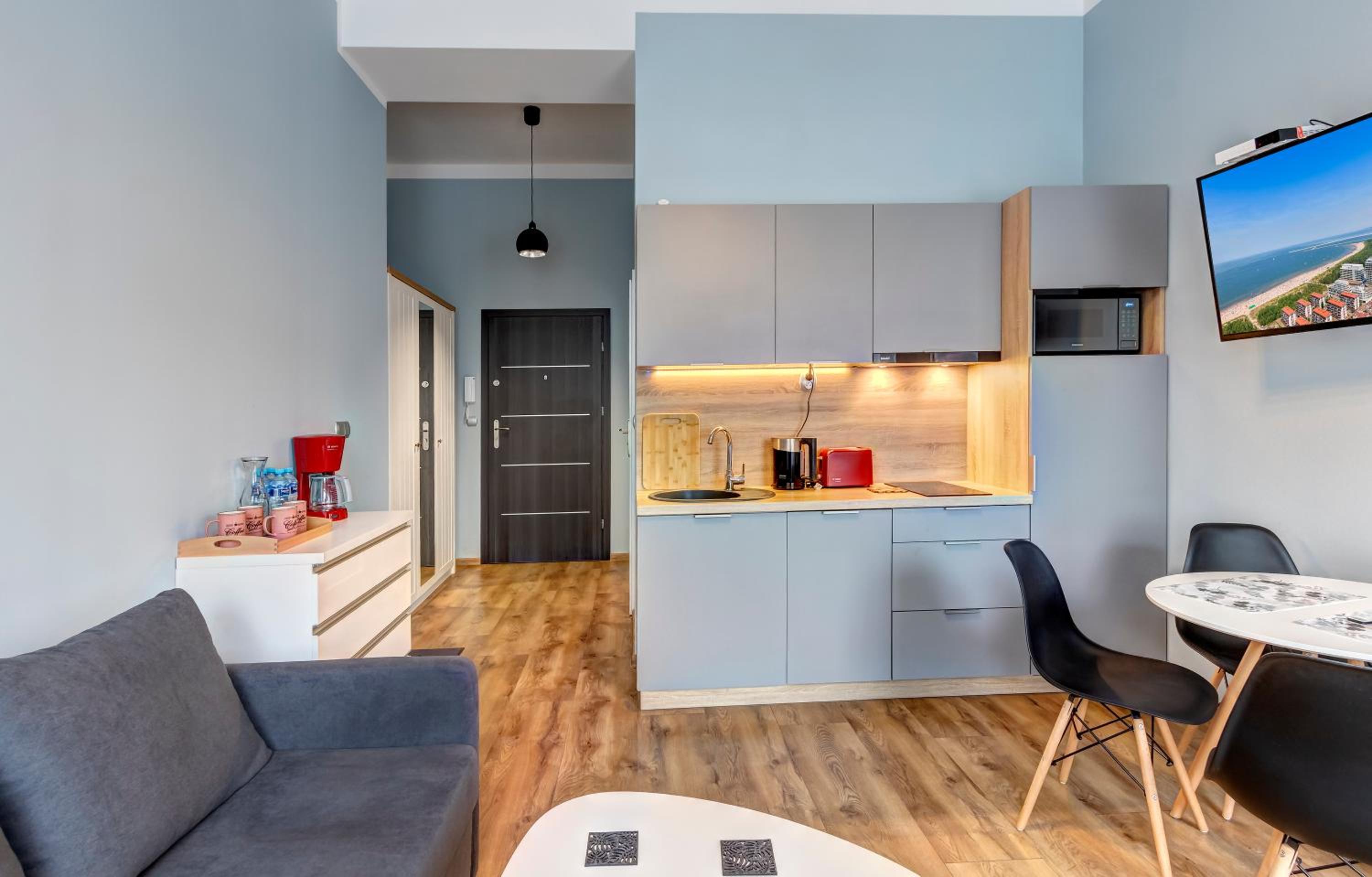 One-Bedroom Apartment