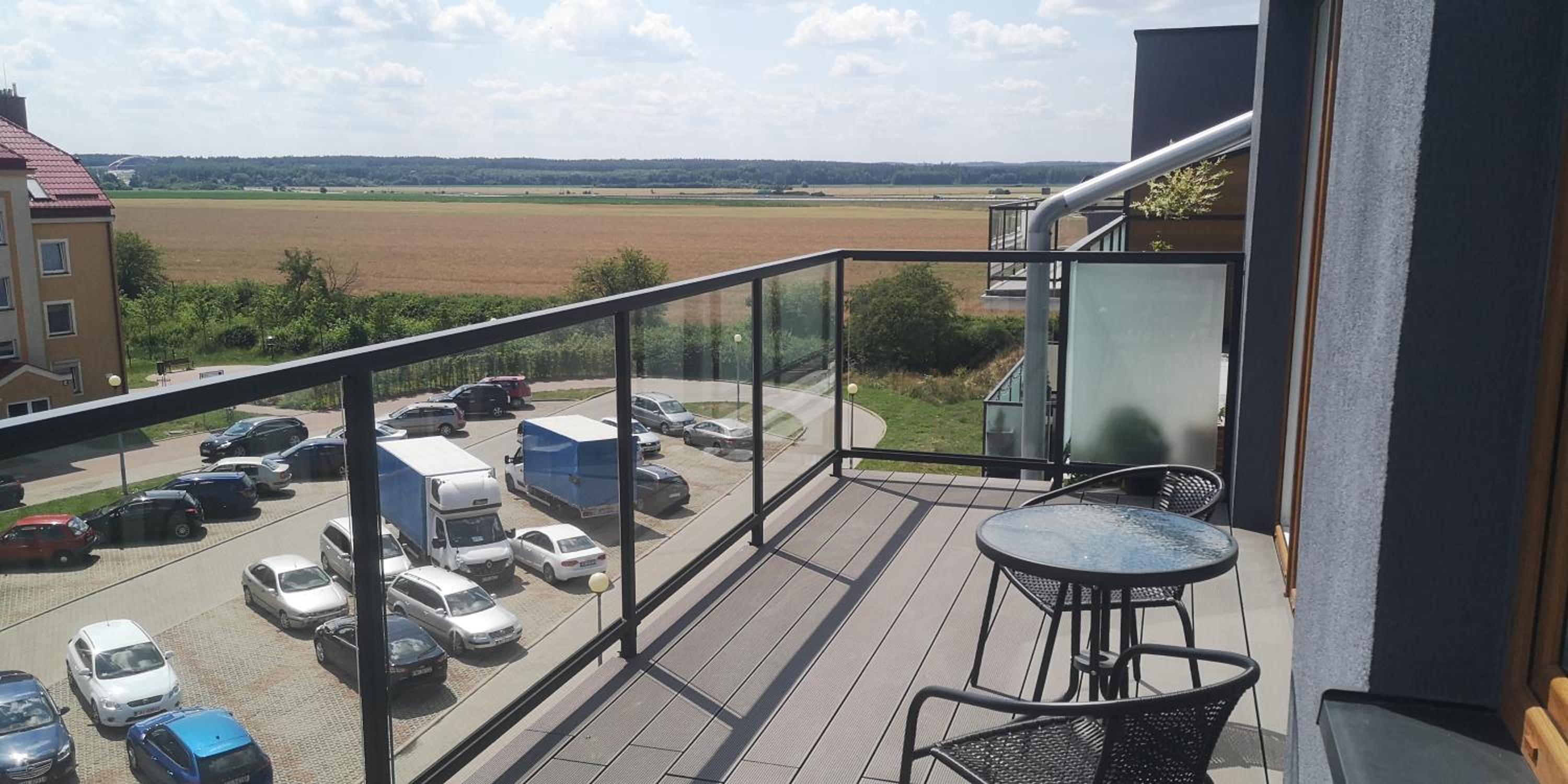 Apartment with Terrace - Photo 8