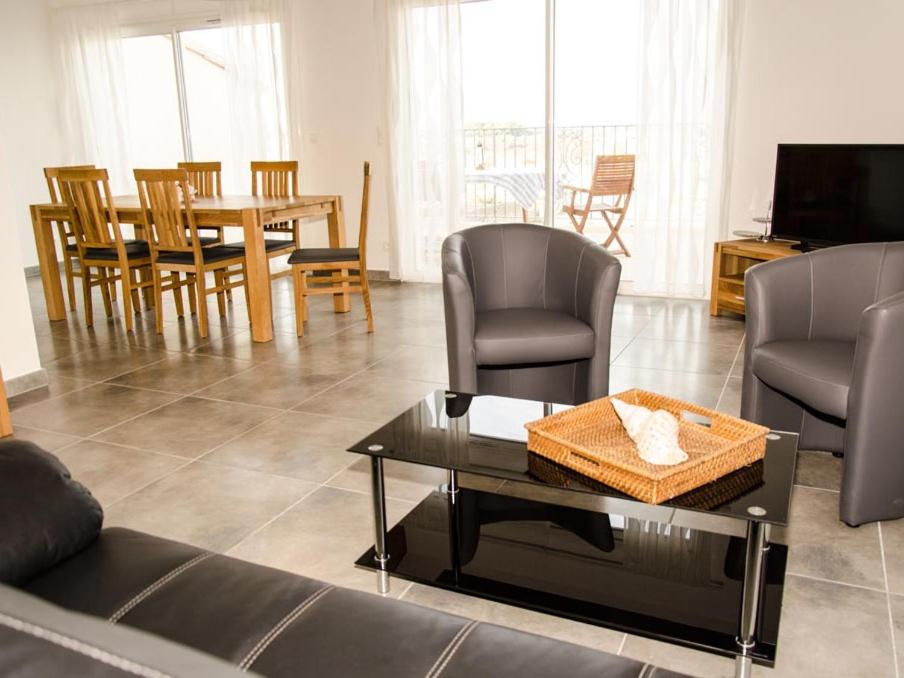Apartment with Lake View photo 3