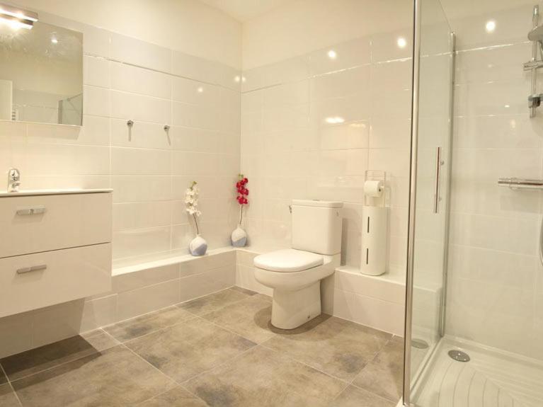 Apartment with Lake View photo 2
