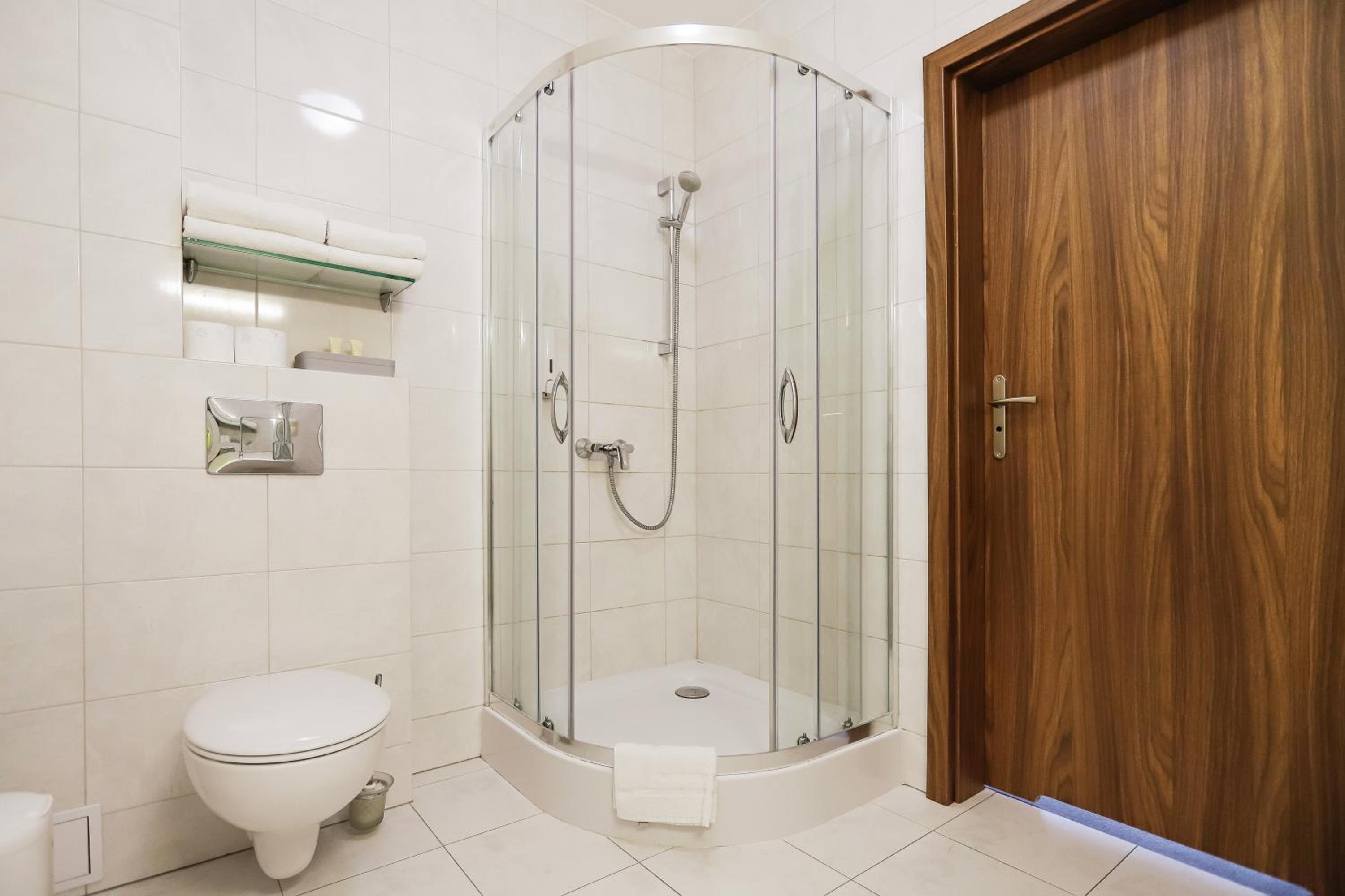 Standard Double Room - Photo 7