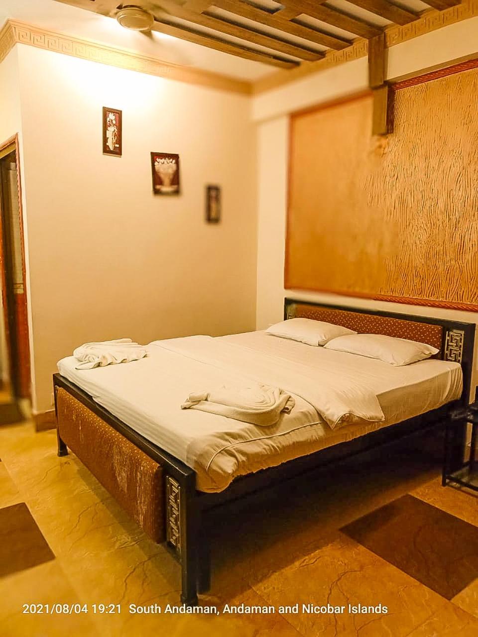 Deluxe Room - Photo 7