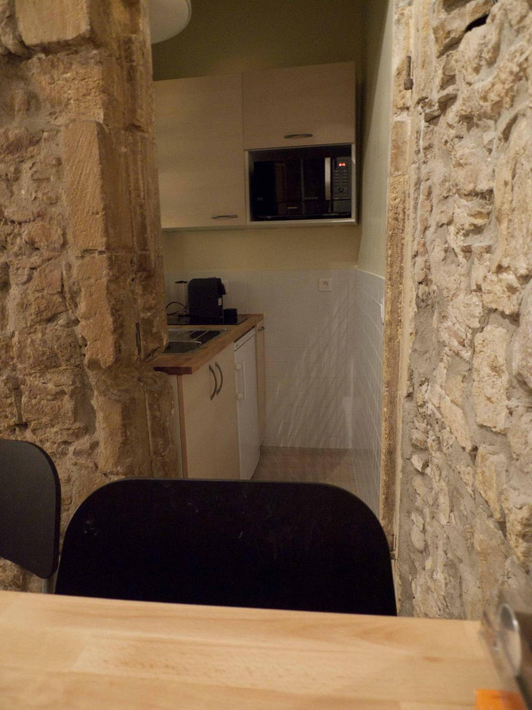 Studio Apartment - Photo 6