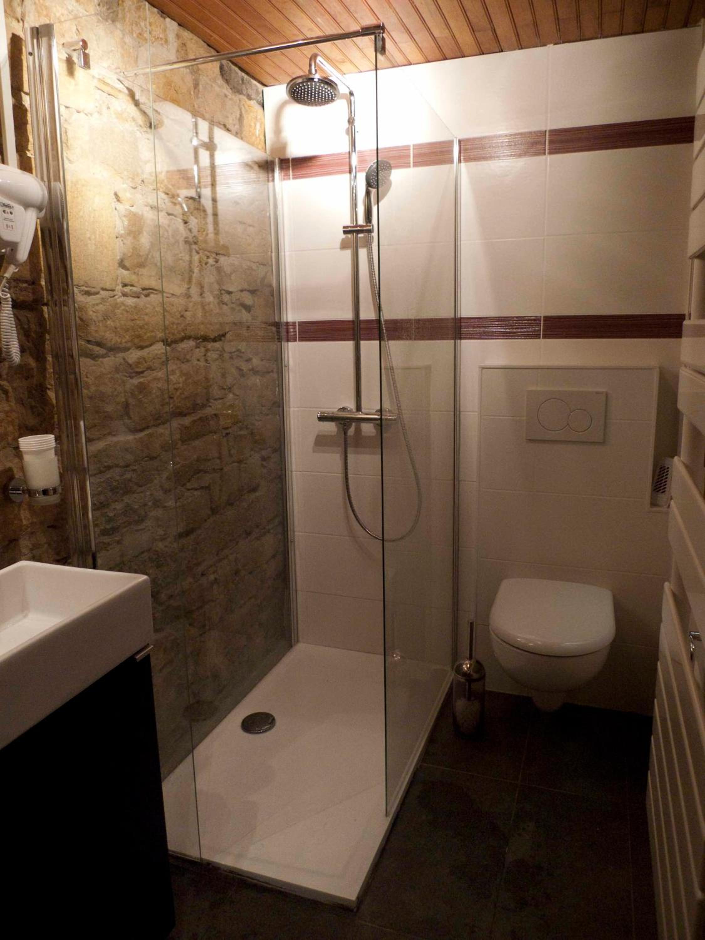 Studio Apartment - Photo 8