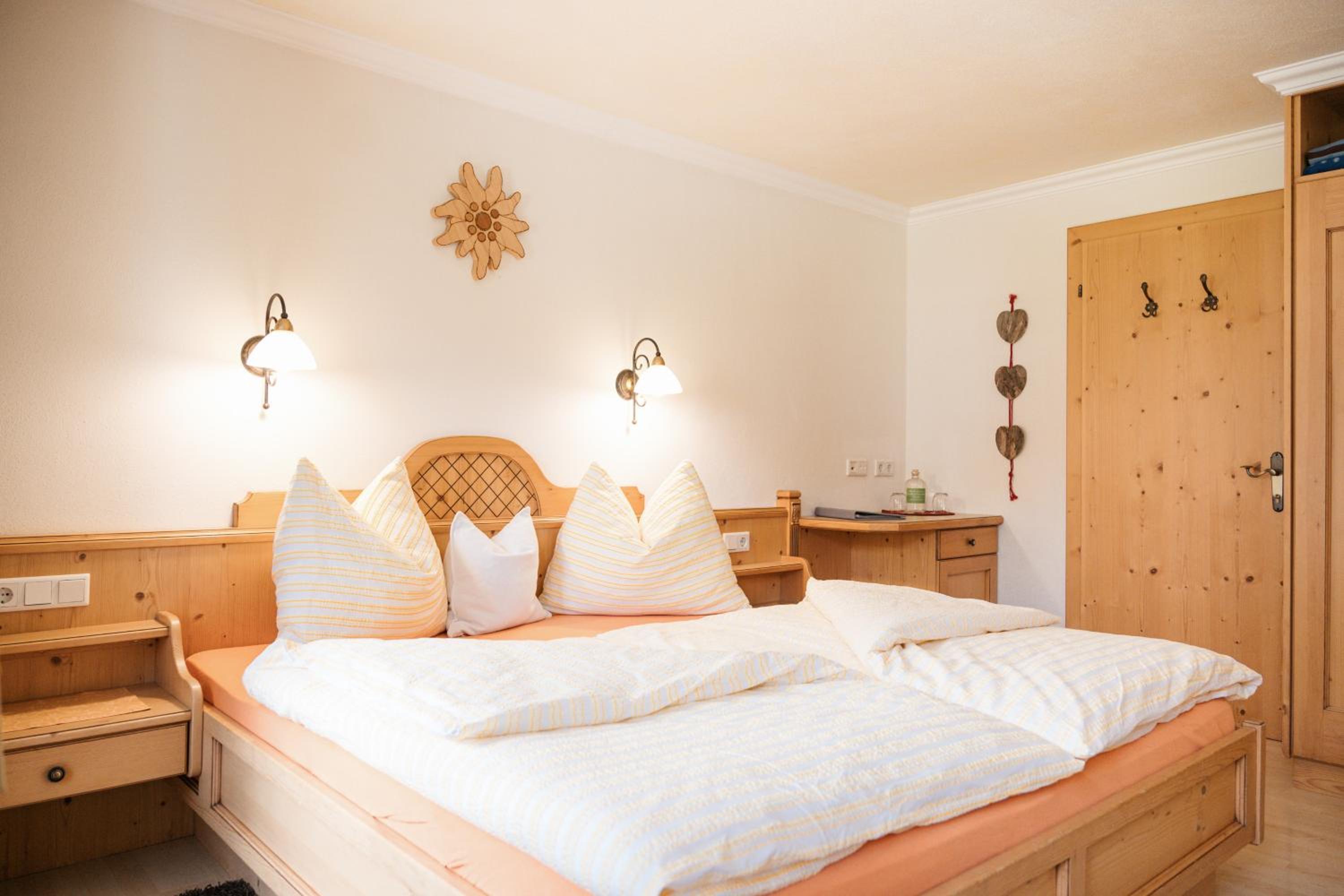 Double Room with Balcony photo 2